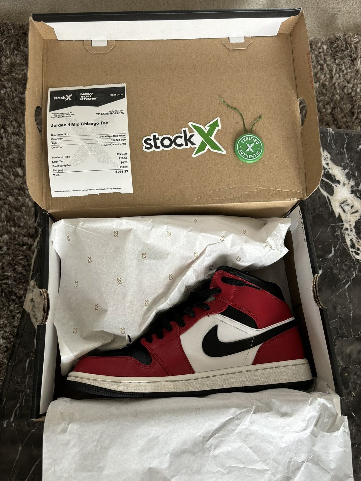 image of Jordan Nike Jordan 1 Mid Chicago Toe Size 11 Shoes in Red, Men's
