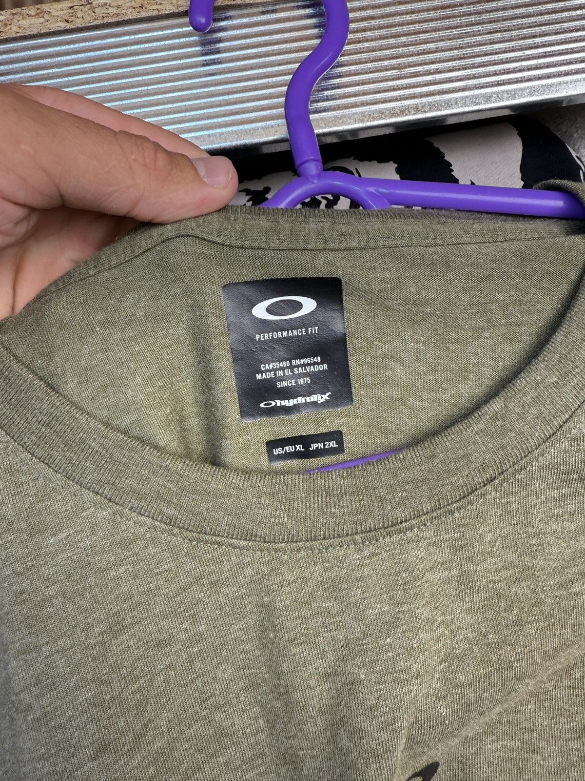 🇺🇸 Vintage y2k Oakley Center Logo Shirt