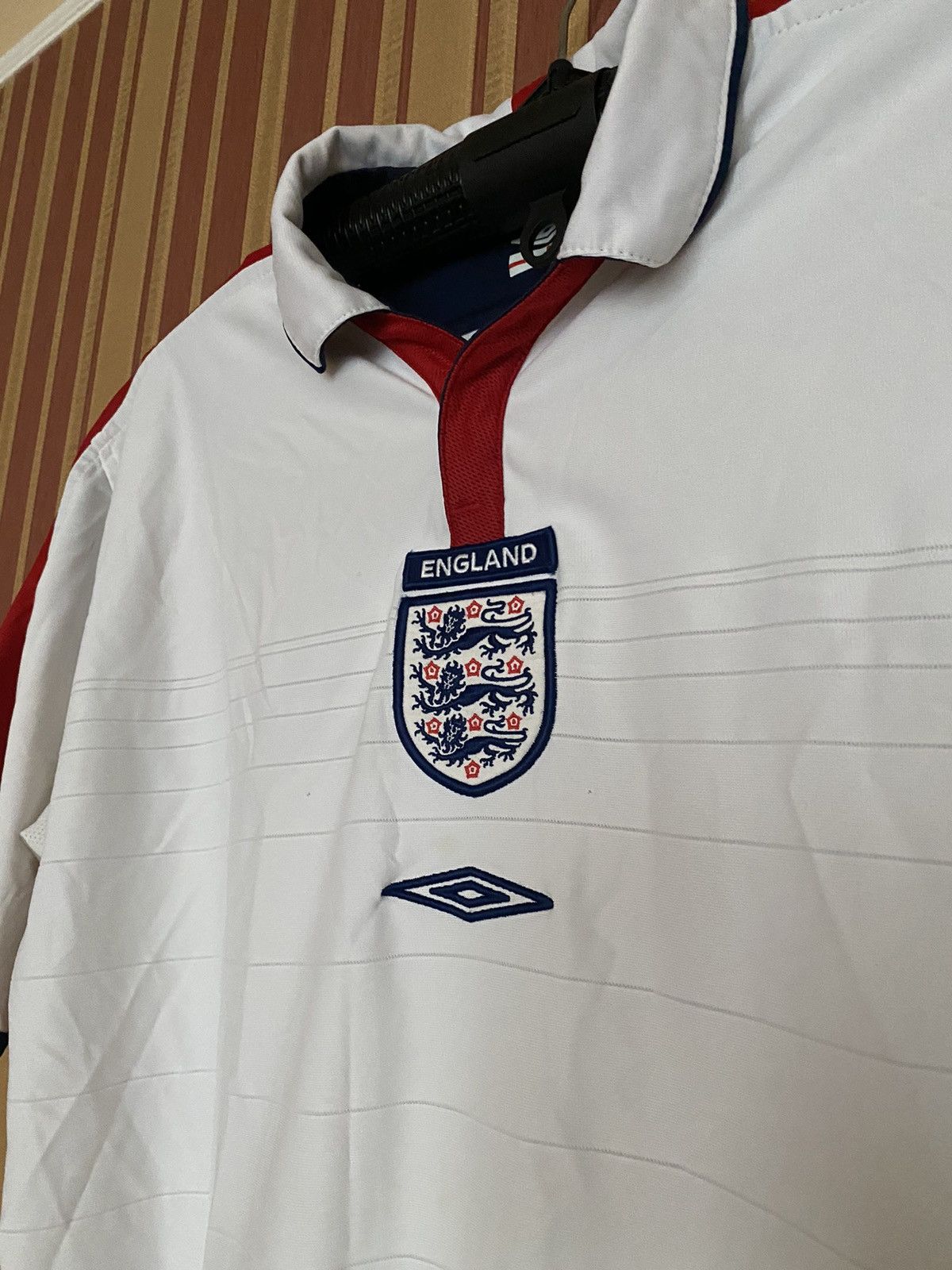Umbro ENGLAND 2003 2005 HOME SOCCER JERSEY UMBRO REVERSIBLE Size US L / EU 52-54 / 3 - 9 Thumbnail