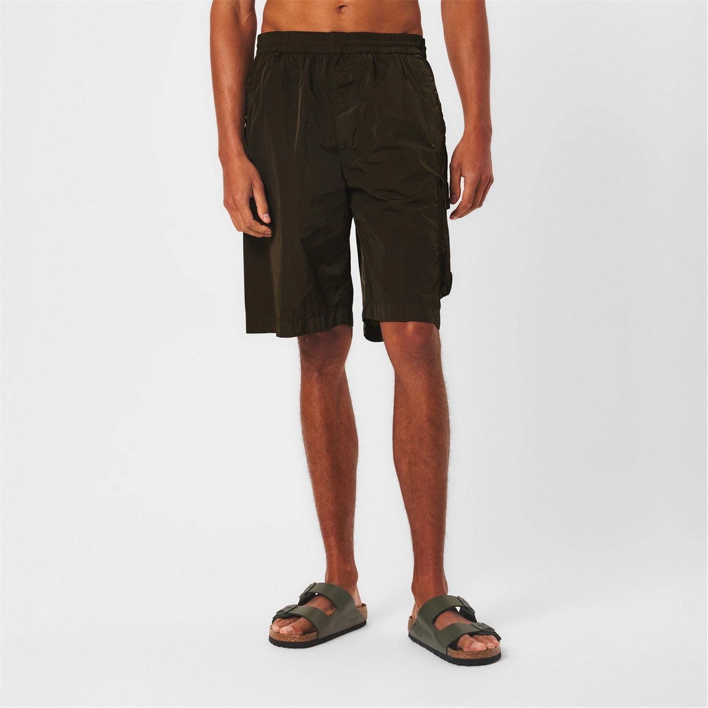 C.P. Company o1g2r1mq0426 Bermuda Cargo Shorts in Ivy Green Size US 32 / EU 48 - 2 Thumbnail