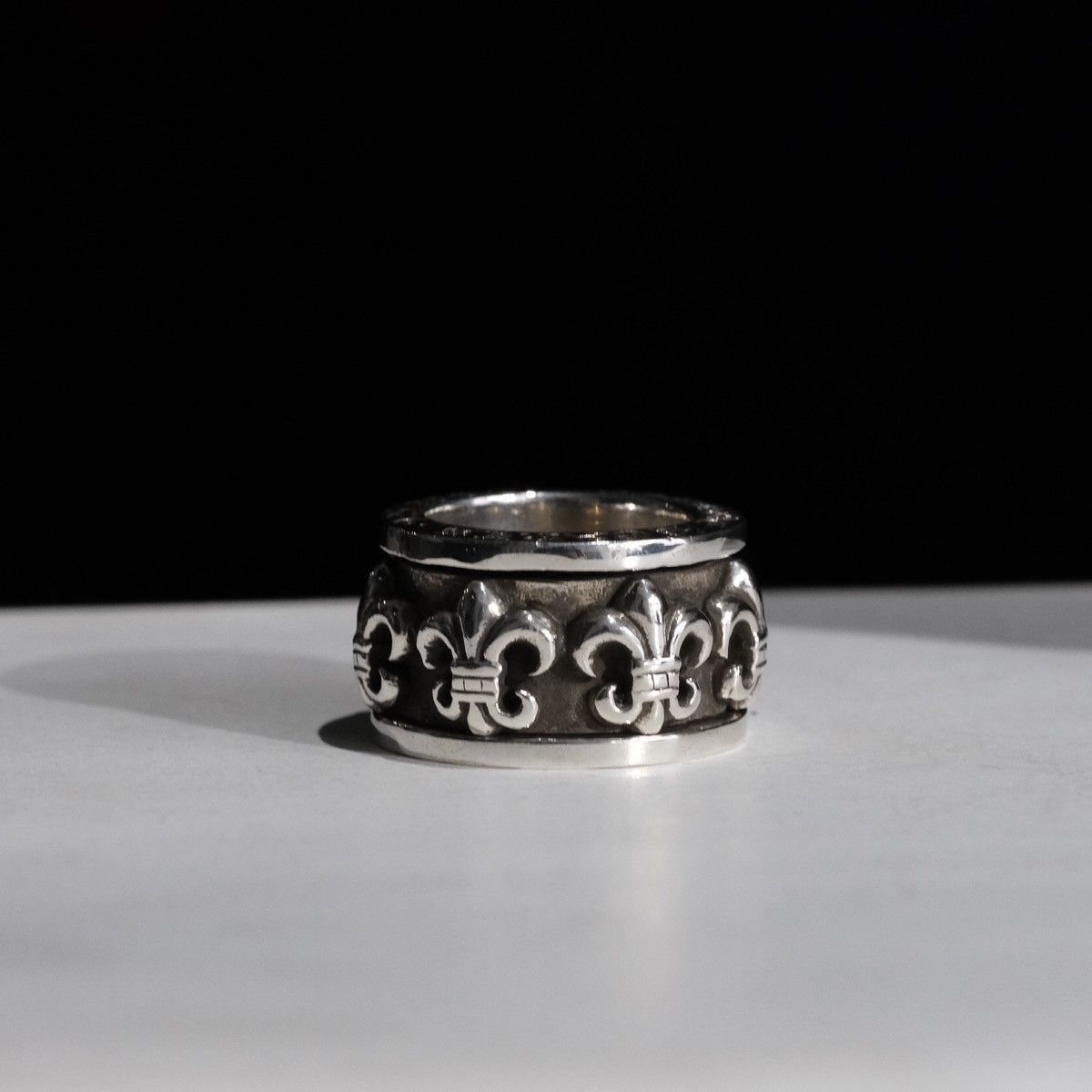 image of Chrome Hearts Spinner Fleur Ring in Silver, Men's