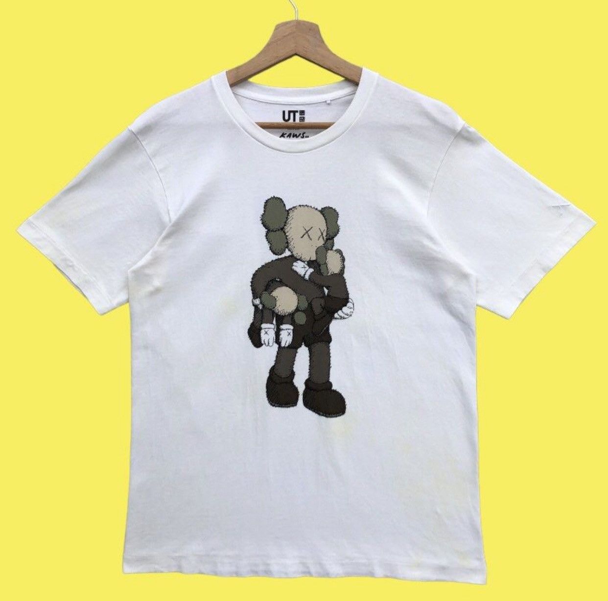 Japanese Brand × Kaws × Uniqlo Kaws with baby Size US M / EU 48-50 / 2 - 1 Thumbnail