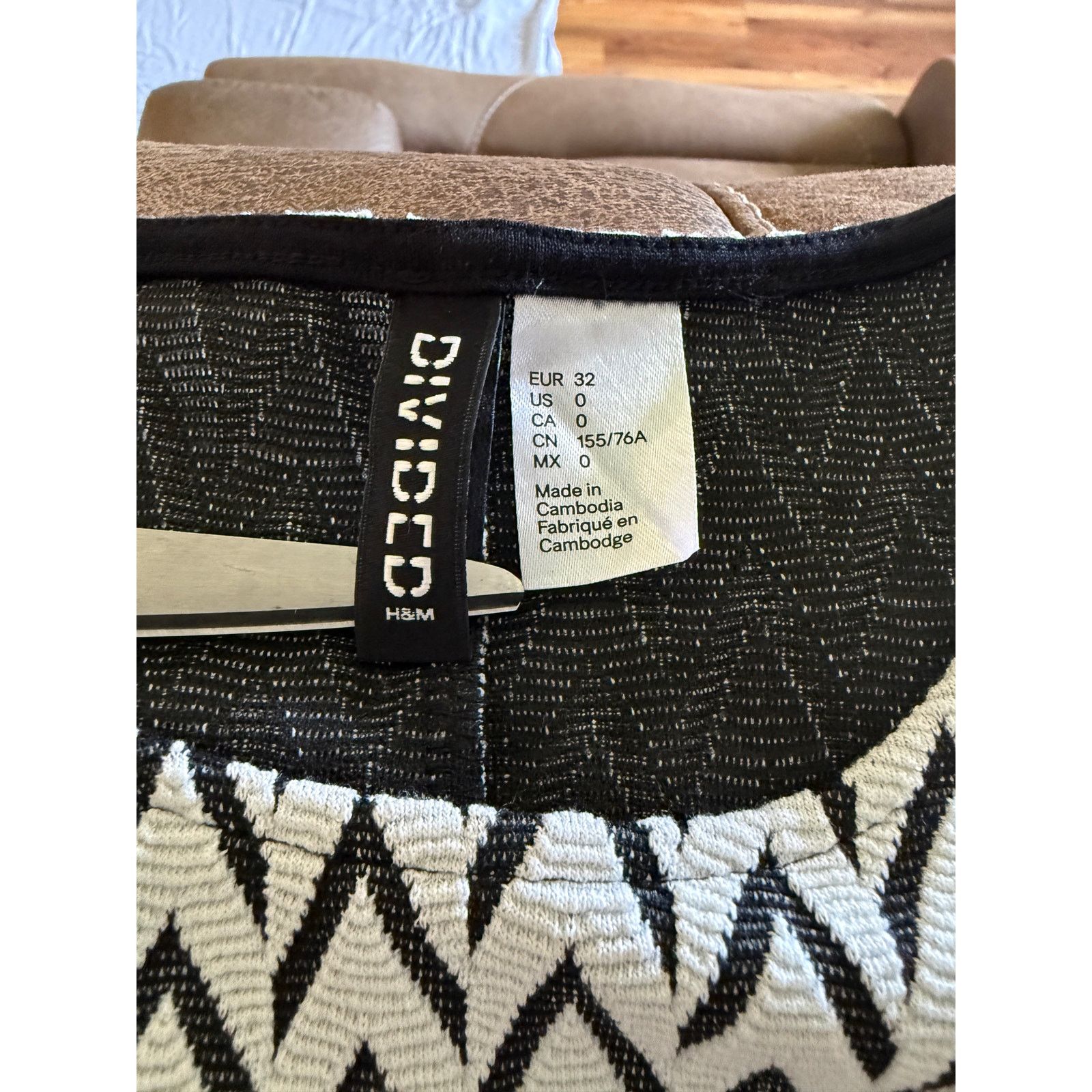 Divided × H&M H&M Divided Black and White Geometric Zigzag Dress Size 0 Size XS / US 0-2 / IT 36-38 - 7 Thumbnail