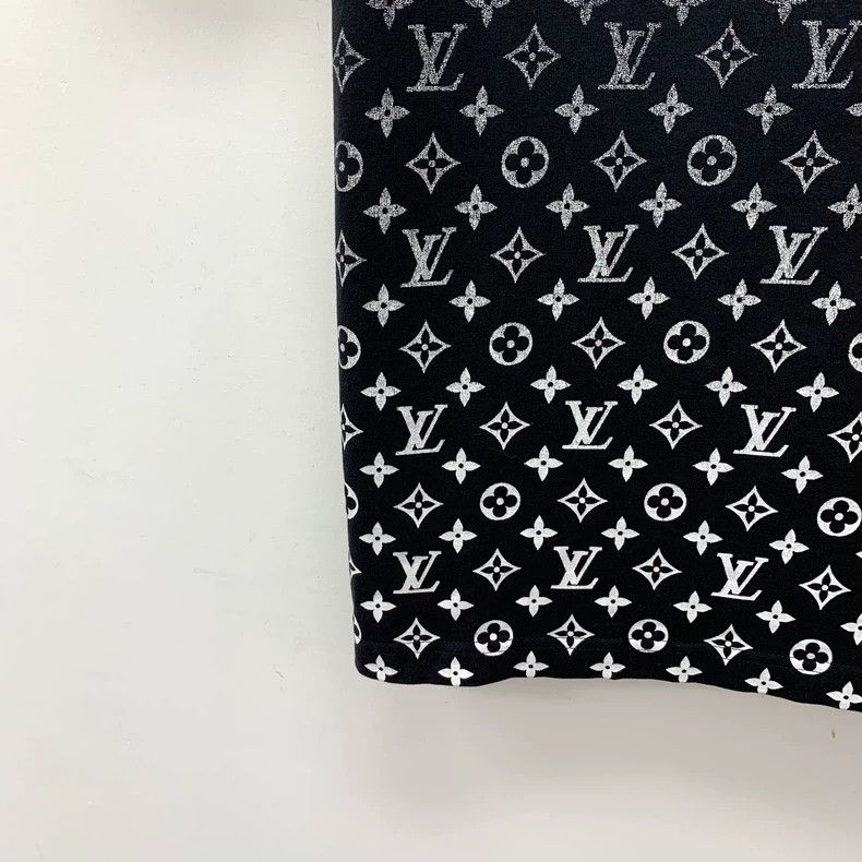 Louis Vuitton Louis Vuitton Black logo full-print cotton crewneck short- Size US M / EU 48-50 / 2 - 4 Thumbnail