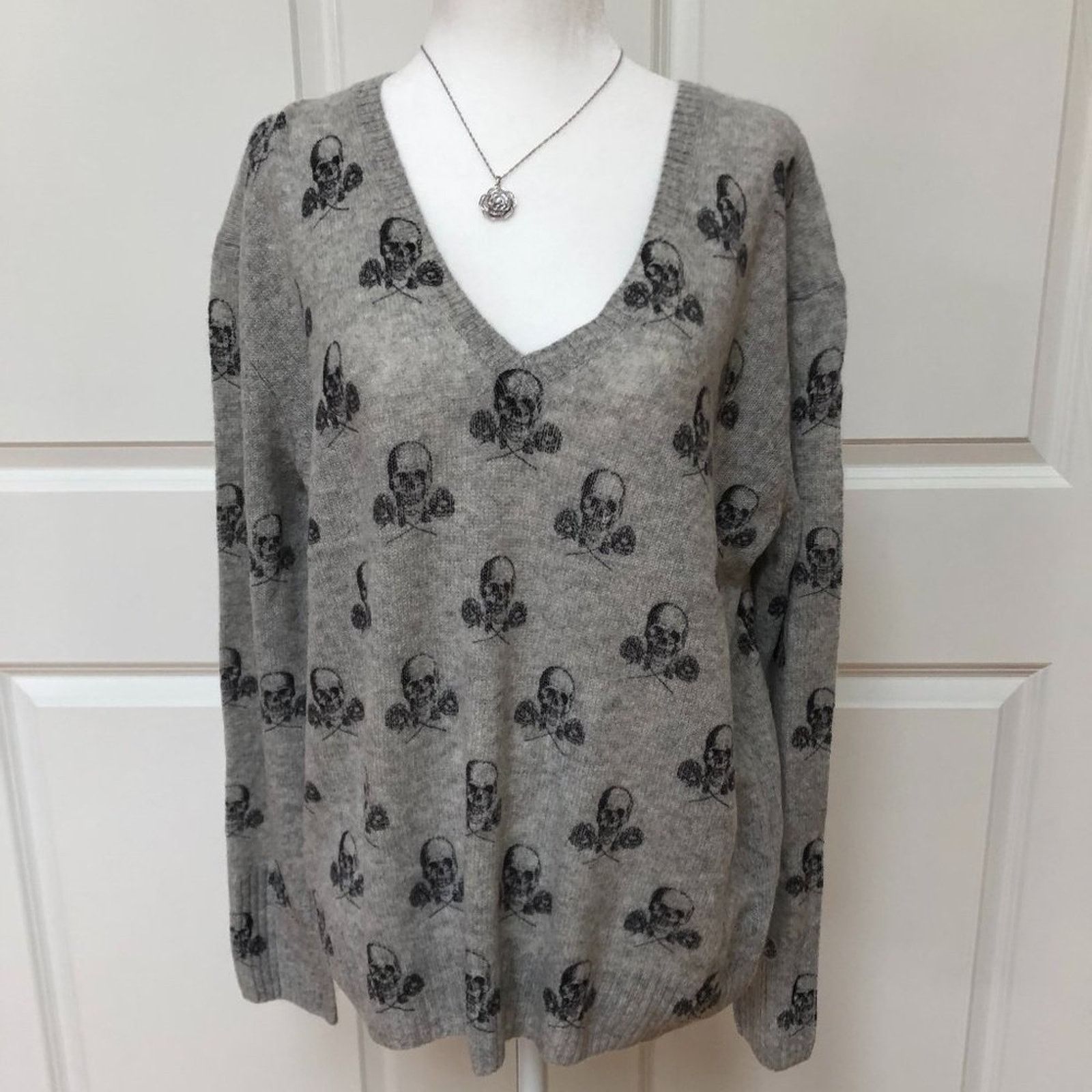 360Cashmere Rose & Skull Print Cashmere Sweater from 360 Cashmere Size XS / US 0-2 / IT 36-38 - 2 Thumbnail