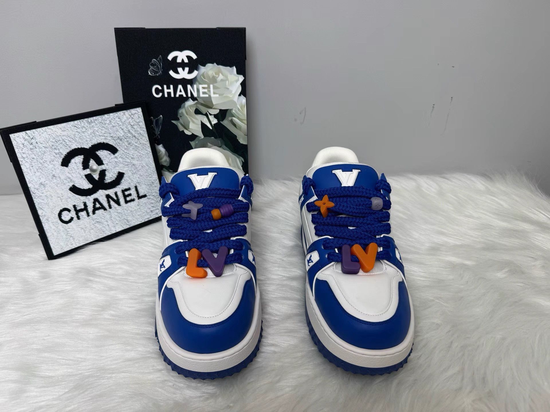 Louis Vuitton Louis Vuitton Trainer Maxi Puffy Sneakers K36 Size US 10 / EU 43 - 2 Thumbnail