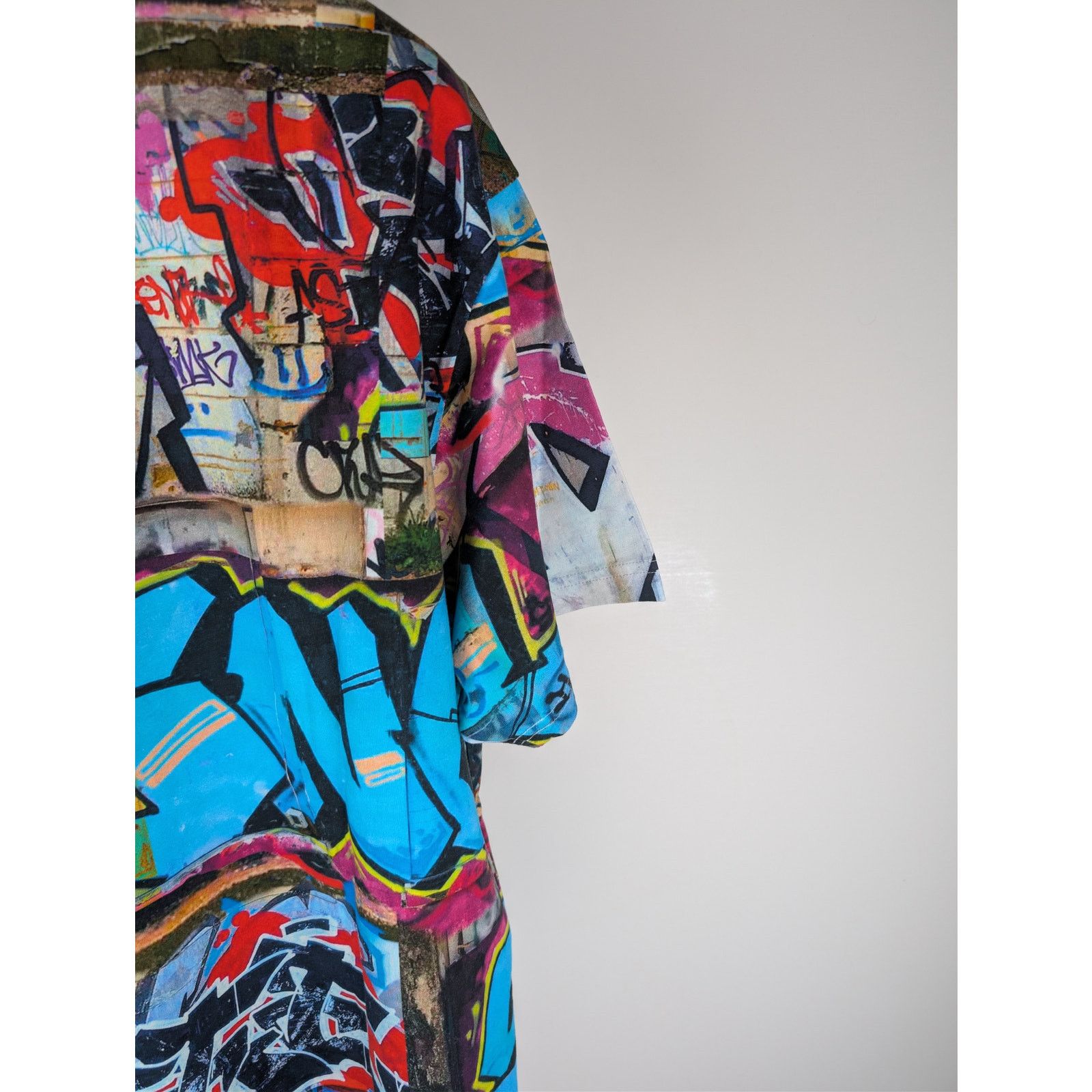 Vivienne Westwood o1rshd1 Classic Graffiti Print T-Shirt in Multiolor Size US XXL / EU 58 / 5 - 14 Thumbnail