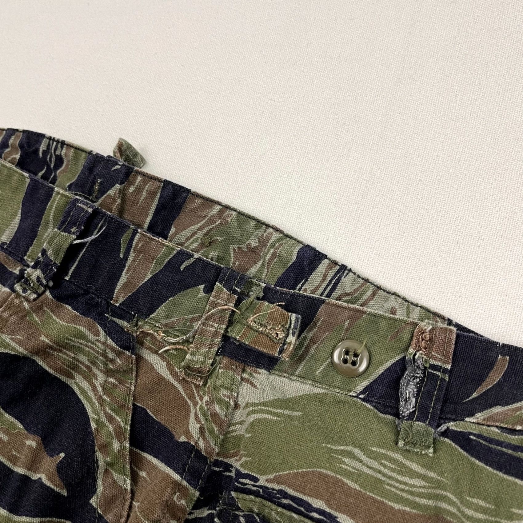Vintage 4. Added "XL & Pants" to clarify the size Size US XL / EU 56 / 4 - 7 Thumbnail