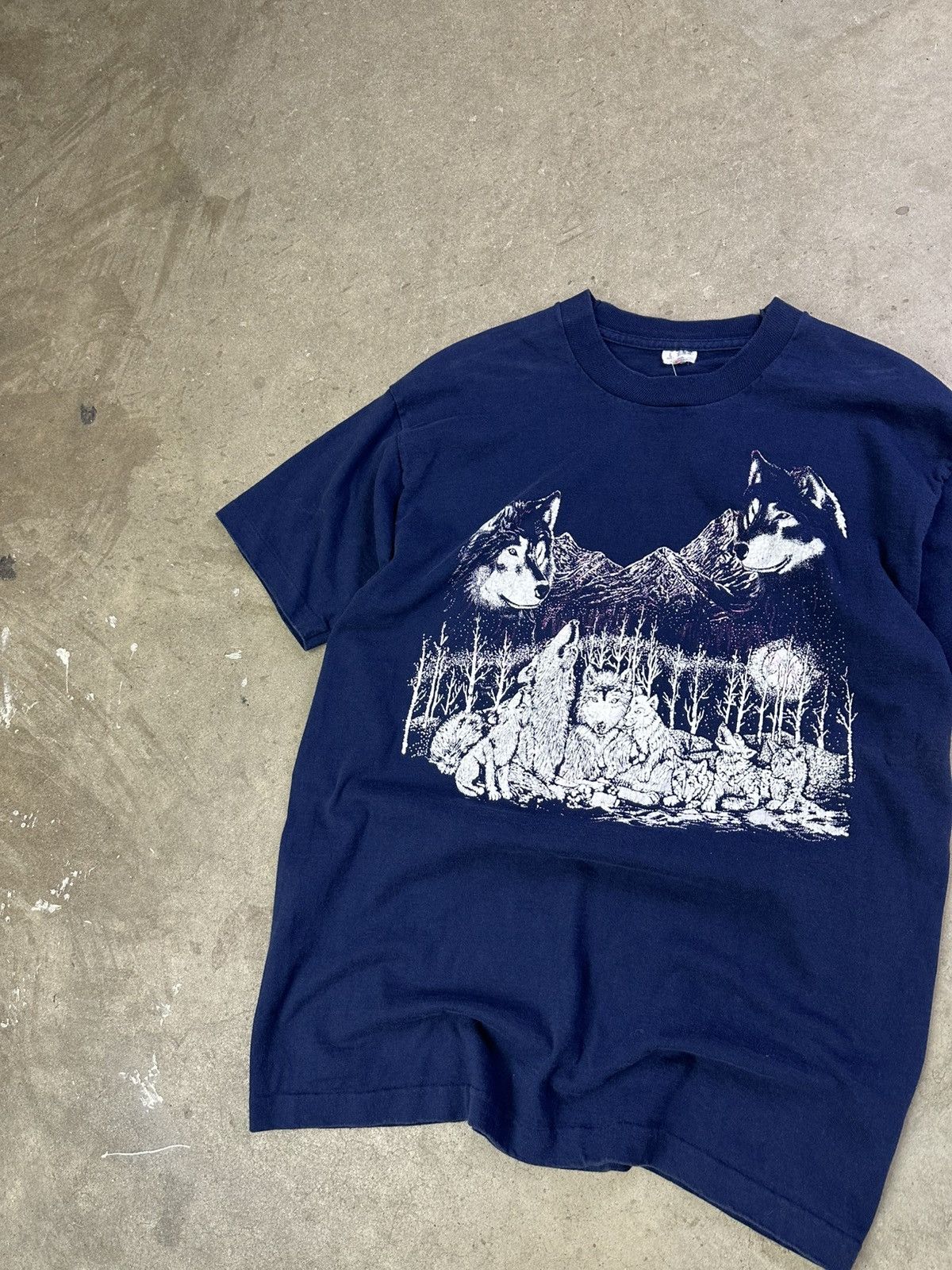 Vintage vintage 90s wolf nature mountain canada graphic tee Size US L / EU 52-54 / 3 - 2 Thumbnail