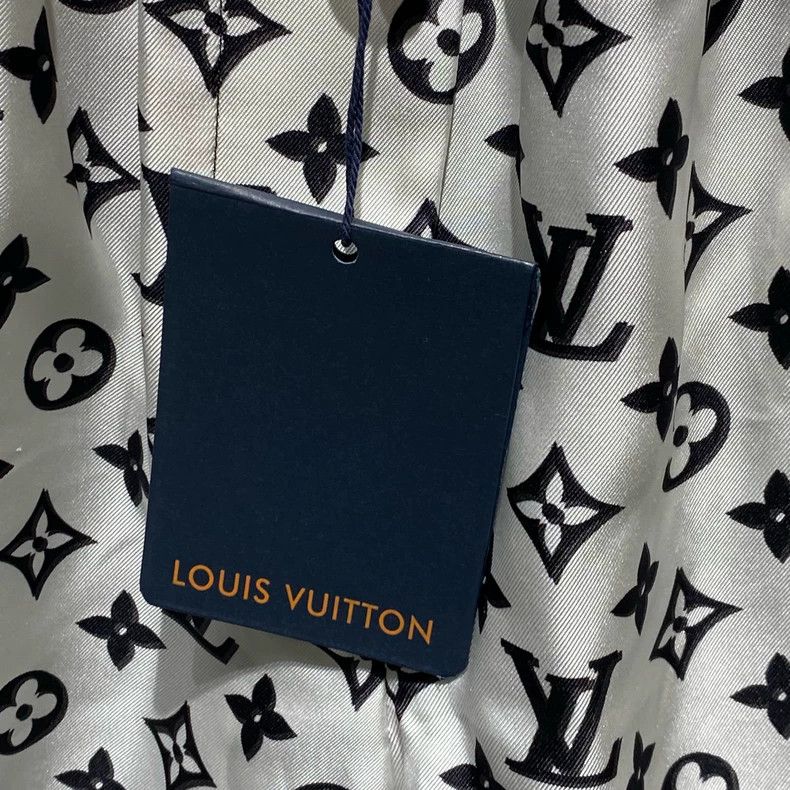 Louis Vuitton Louis Vuitton Black and white mulberry silk presbyopic pri Size US 34 / EU 50 - 5 Thumbnail