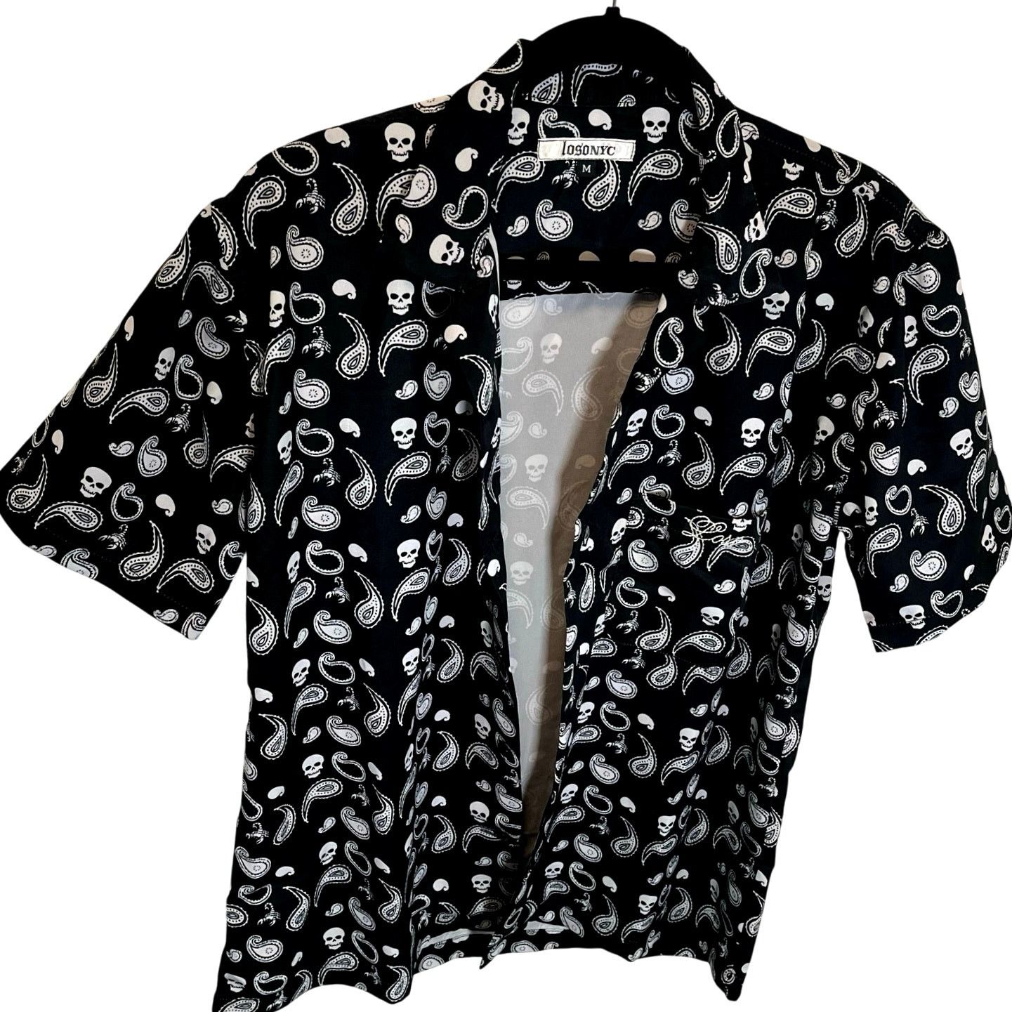 Other •NWOT• ISOSNYC Silk Black w/ skulls paisley button up Medium Size US M / EU 48-50 / 2 - 1 Thumbnail