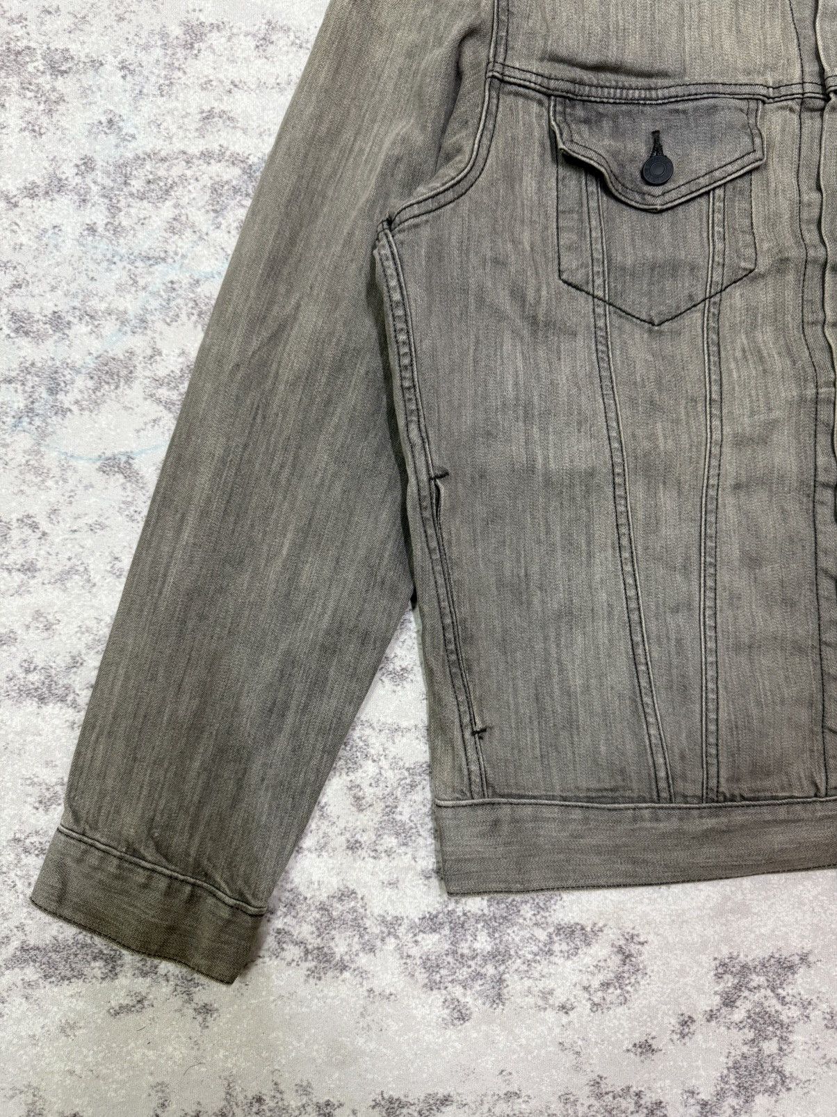 Levi's Levi’s Black Fade Denim Trucker Jacket Size US M / EU 48-50 / 2 - 4 Thumbnail