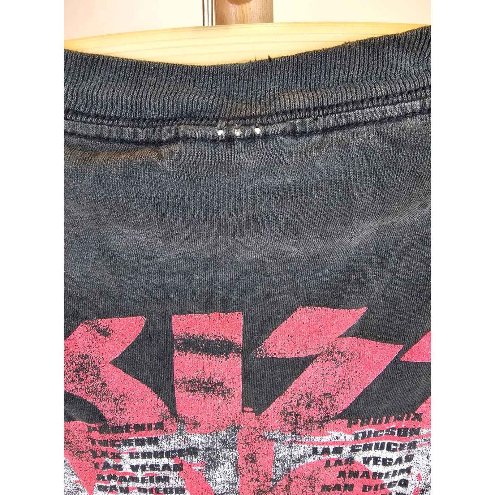 Vintage VINTAGE KISS THE FAREWELL TOUR T-SHIRT XL Black Cotton Jersey Short Sleeve Round Neck 2000 Distressed Trashed Men XL Band Rock Retro USA 1973-2000 Size US XL / EU 56 / 4 - 7 Thumbnail