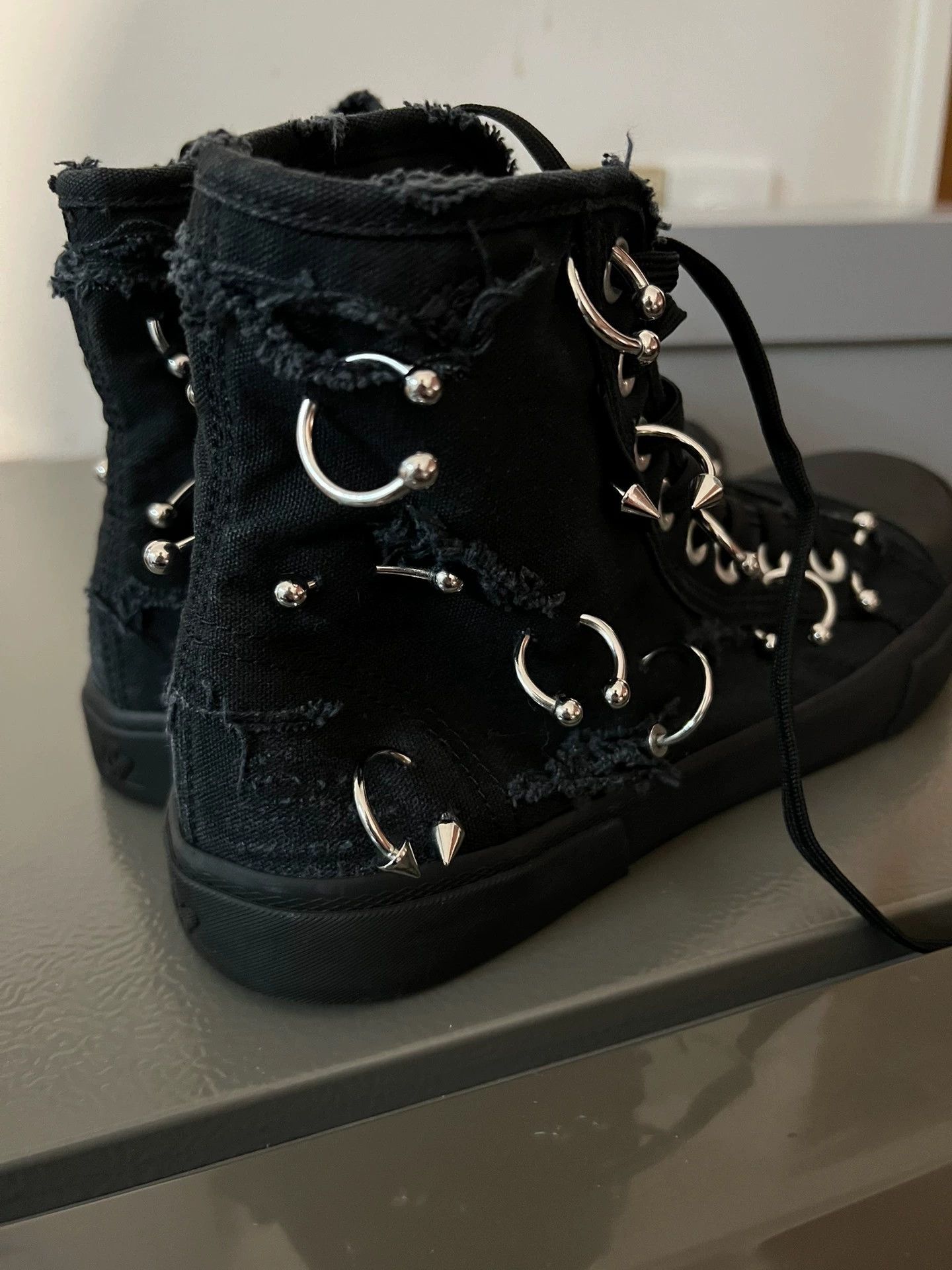 Balenciaga Balenciaga Paris Studded Canvas High-Top Sneaker Black Size US 9 / EU 42 - 2 Thumbnail