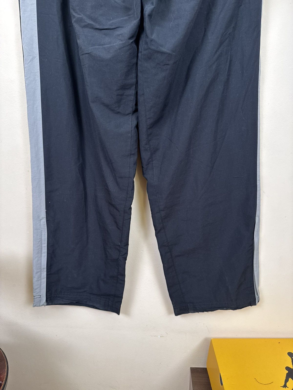 Nike Vintage Nike Pants Nylon Streetwear Straight Black Swoosh XL Size US 36 / EU 52 - 13 Thumbnail