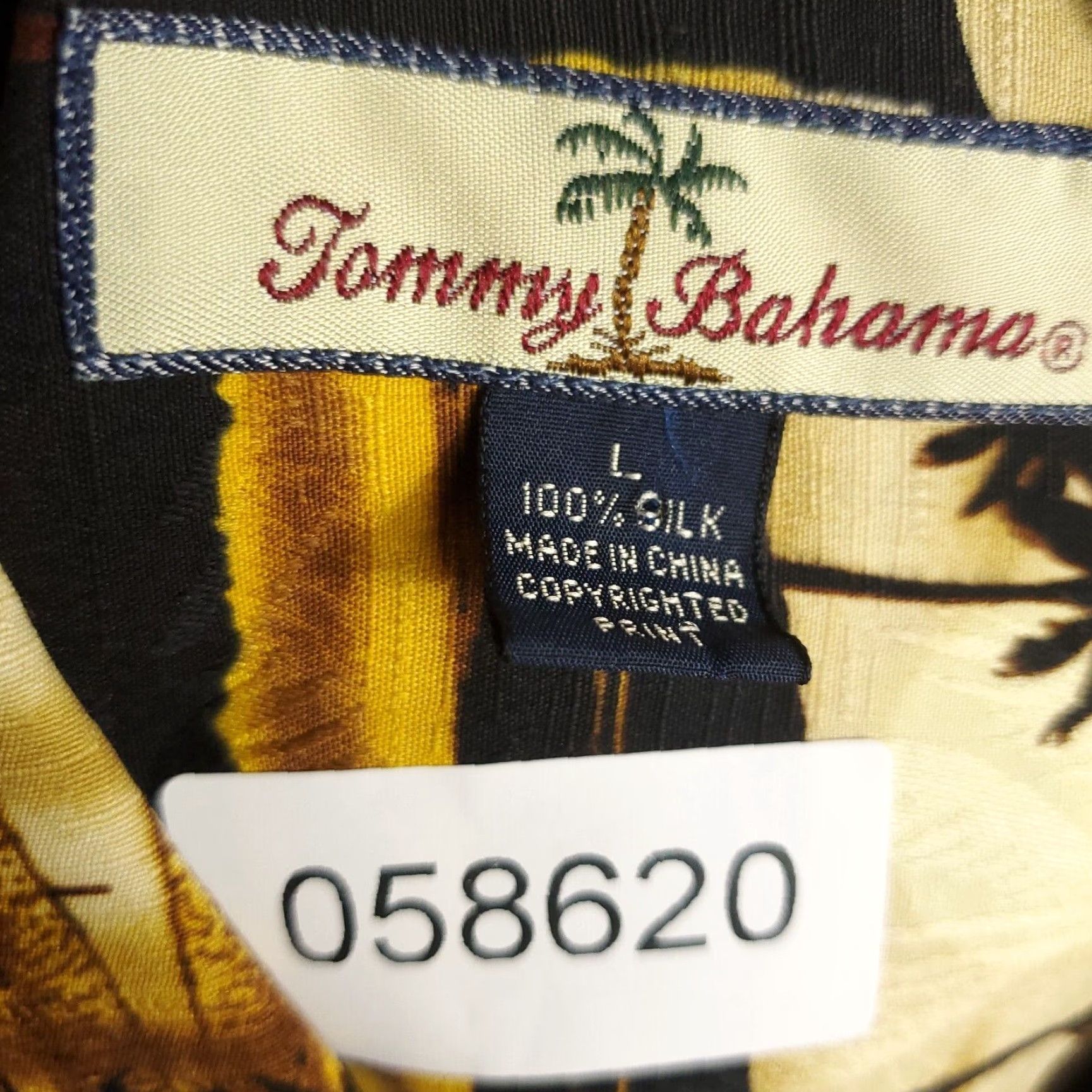 Tommy Bahama Tommy Bahama Shirt Mens Large Black Yellow Floral Hawaiian Button-Up Shirt Size US L / EU 52-54 / 3 - 7 Thumbnail