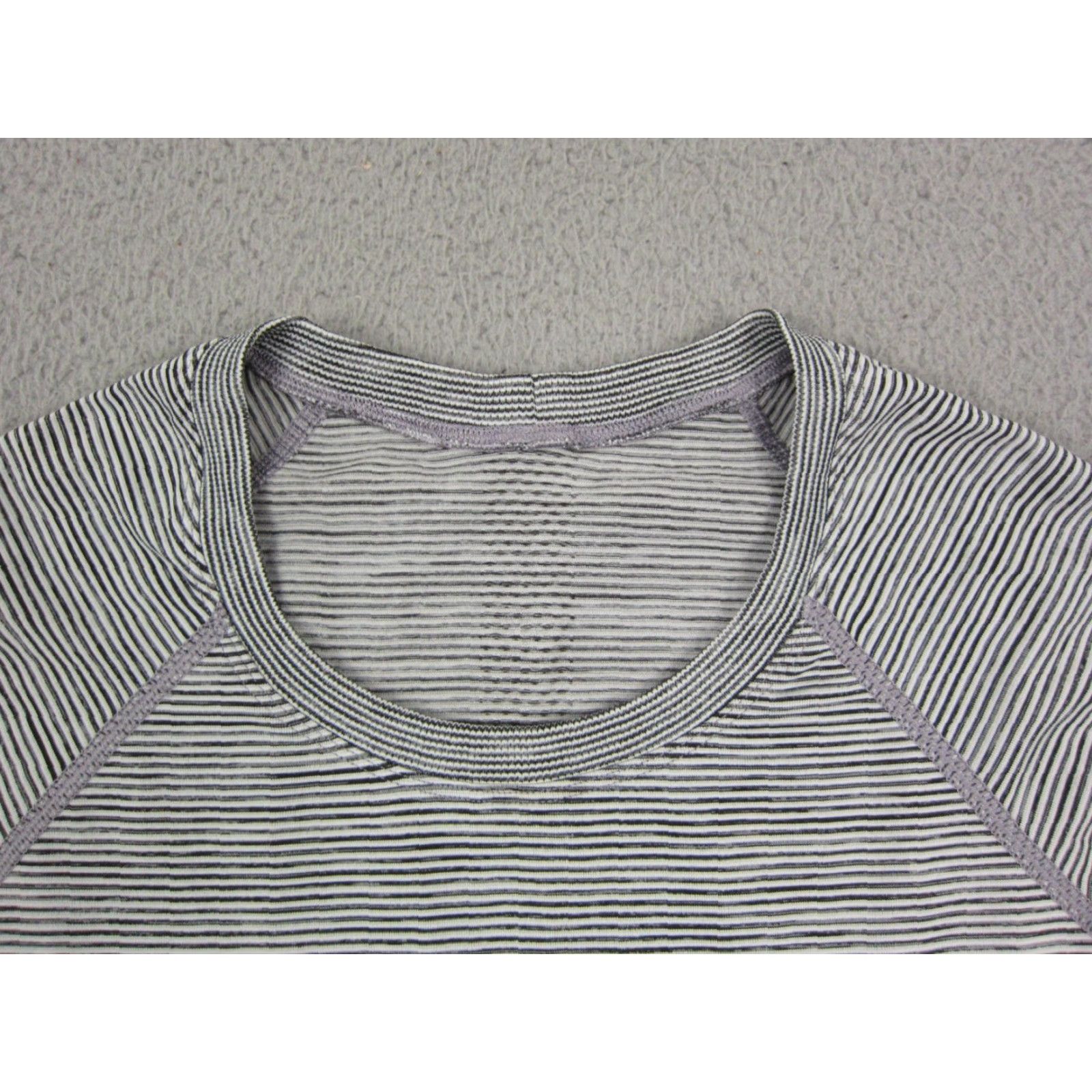 Lululemon Lululemon Shirt Womens 8 Gray Pinstripe Swiftly Tech Performance Gym Run Yoga Shirt Size M / US 6-8 / IT 42-44 - 2 Thumbnail