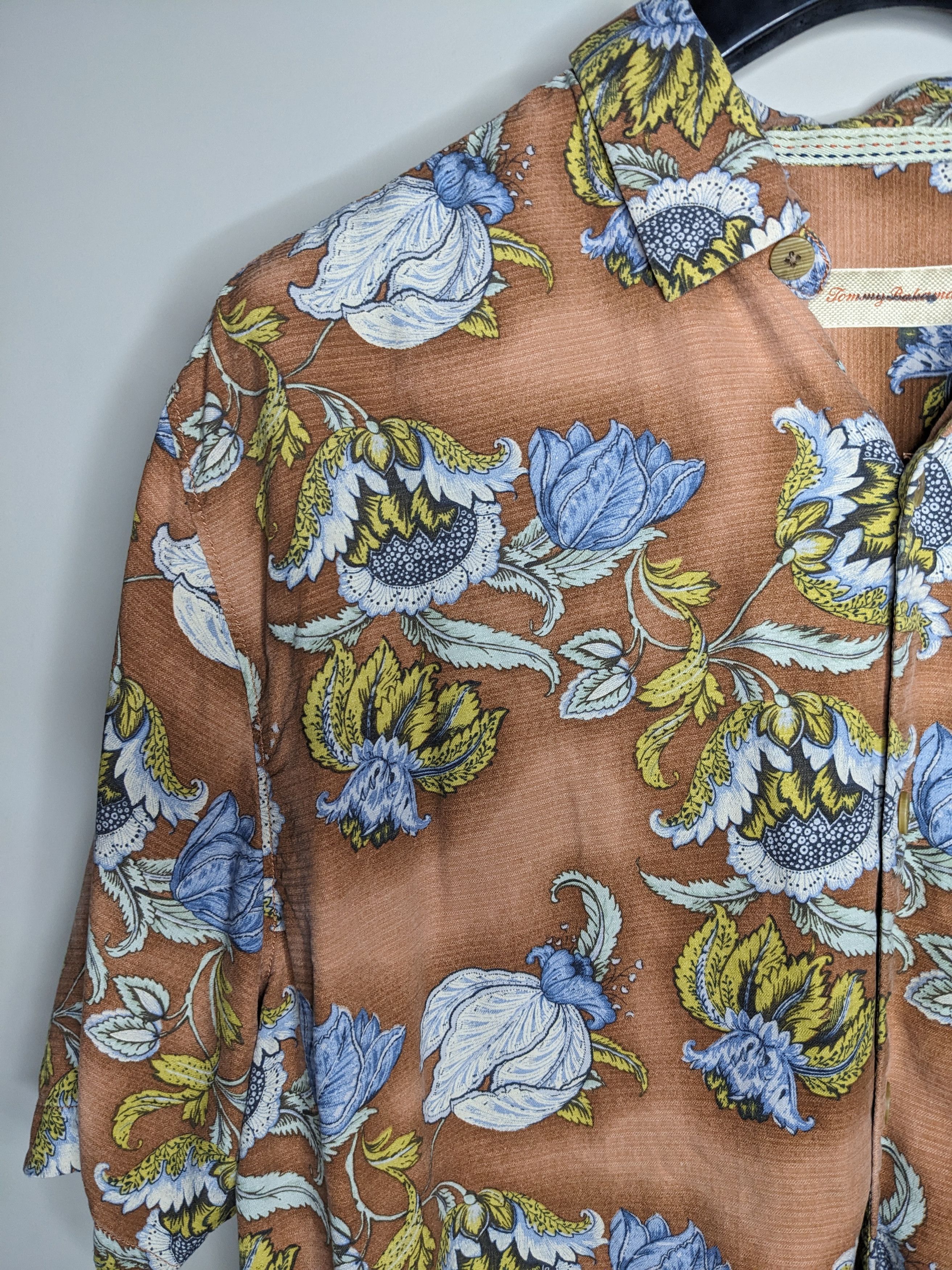 Tommy Bahama Tommy Bahama Camp Shirt Silk Floral Size Large Hawaiian Size US L / EU 52-54 / 3 - 3 Thumbnail