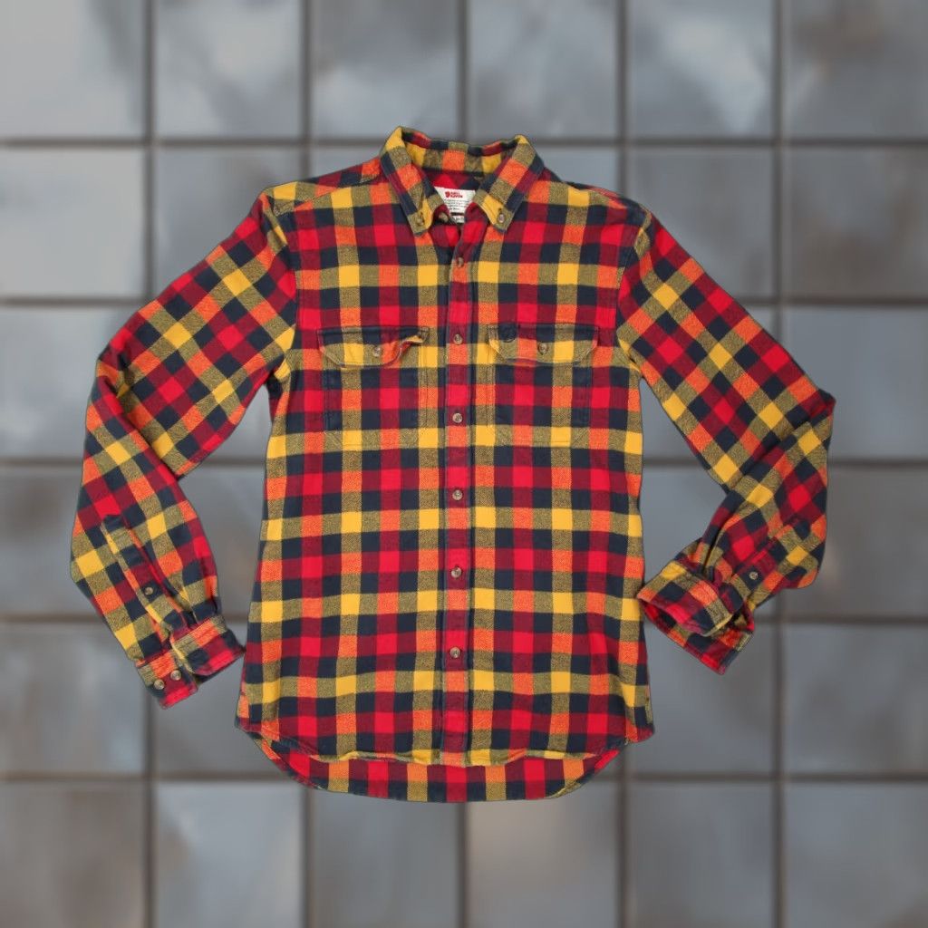 Vintage FJALLRAVEN Slim Fit Button-Up Shirt Men's Small Green Red Check Flannel Long Sleeve Outdoor Nature Size US S / EU 44-46 / 1 - 1 Thumbnail