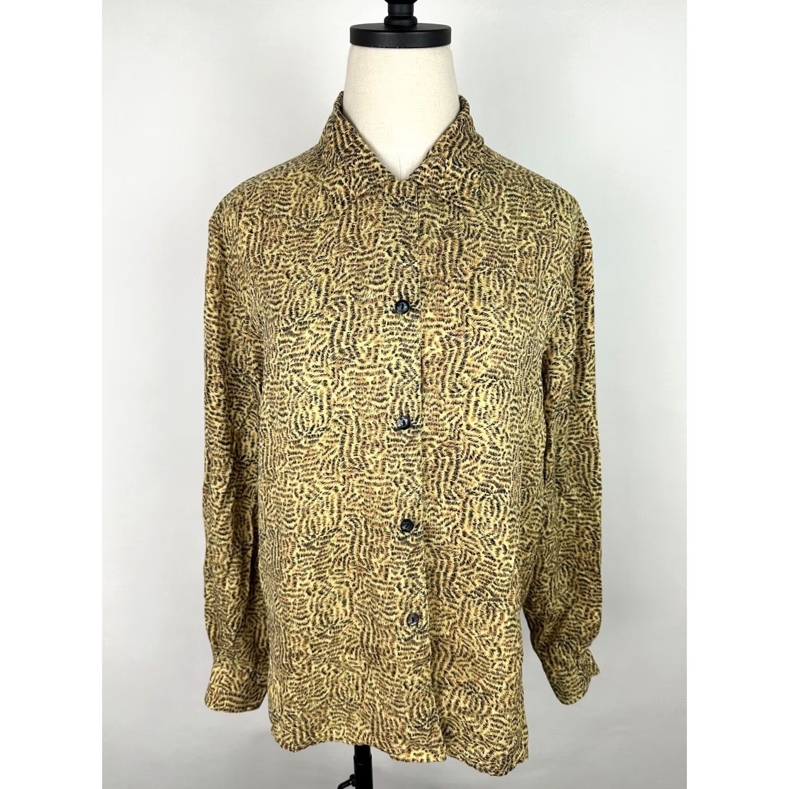 Vintage VINTAGE Galinda Silk Shirt Women's Medium 90s Boxy Button-Up Leopard Print Size M / US 6-8 / IT 42-44 - 2 Thumbnail