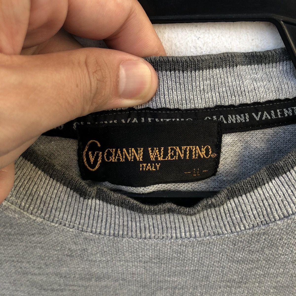 Valentino Vintage 90s Gianni Valentino Italy Embroidered Logo T-Shirt Size US L / EU 52-54 / 3 - 4 Thumbnail