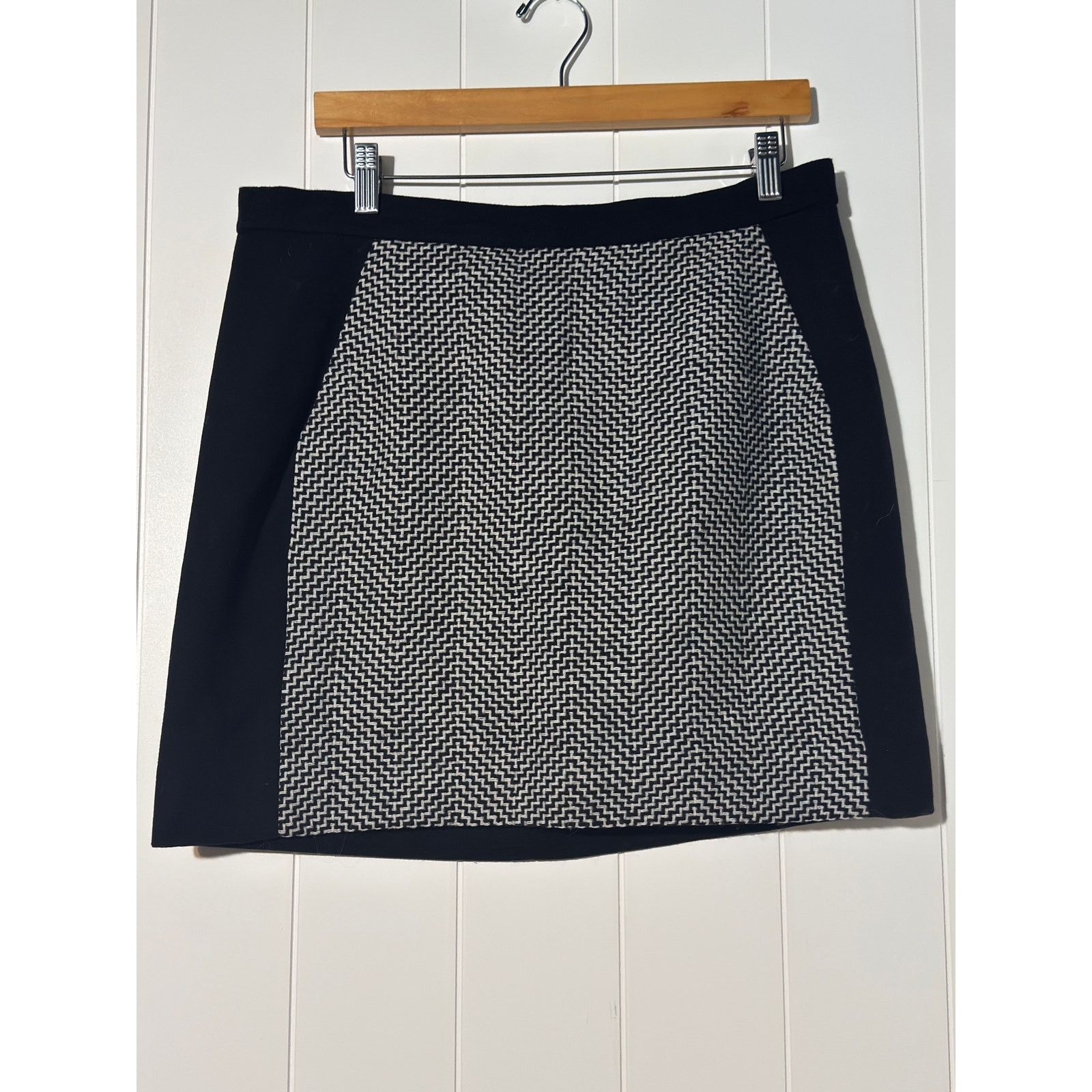 J.Crew J.Crew Black/White Herringbone Wool Blend New Skirt Size 10 Size 34" / US 12 / IT 48 - 2 Thumbnail