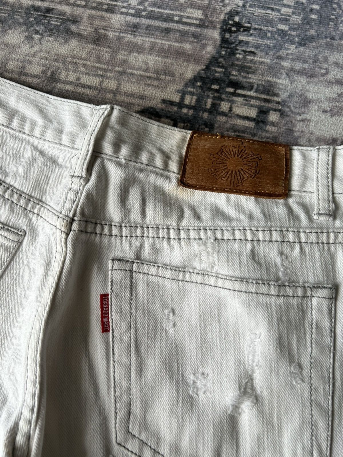 Tornado Mart Tornado Mart Super Flared Distressed Jeans Size US 31 - 12 Thumbnail