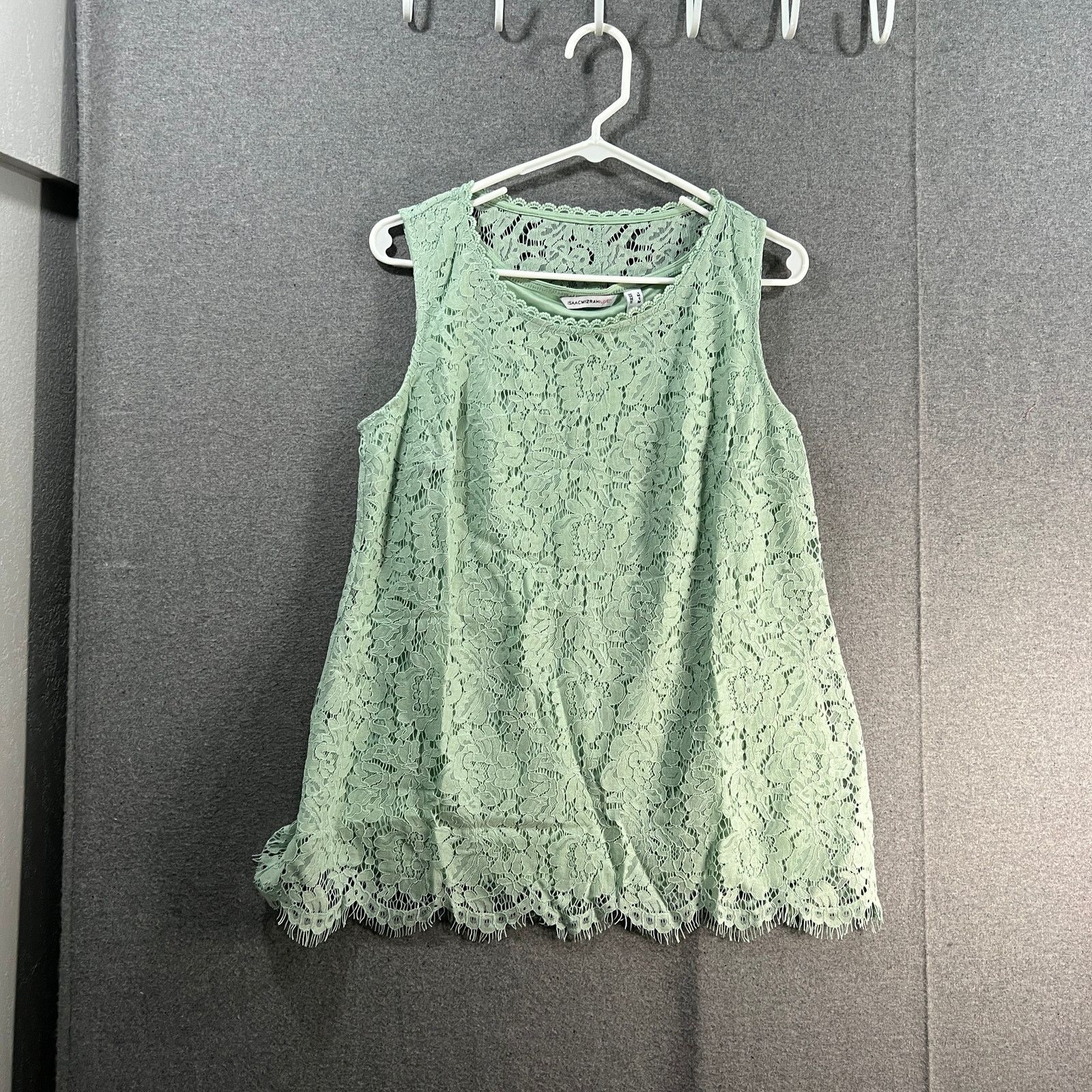 Isaac Mizrahi Isaac Mizrahi Live! Lace Swing Tank Pale Aloe Size Small Size S / US 4 / IT 40 - 1 Thumbnail