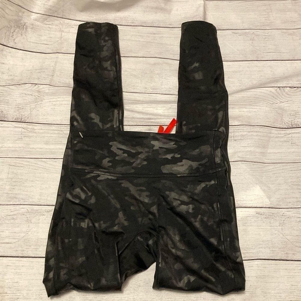 Spanx Spanx camo leggings size XS Size 22" - 1 Thumbnail