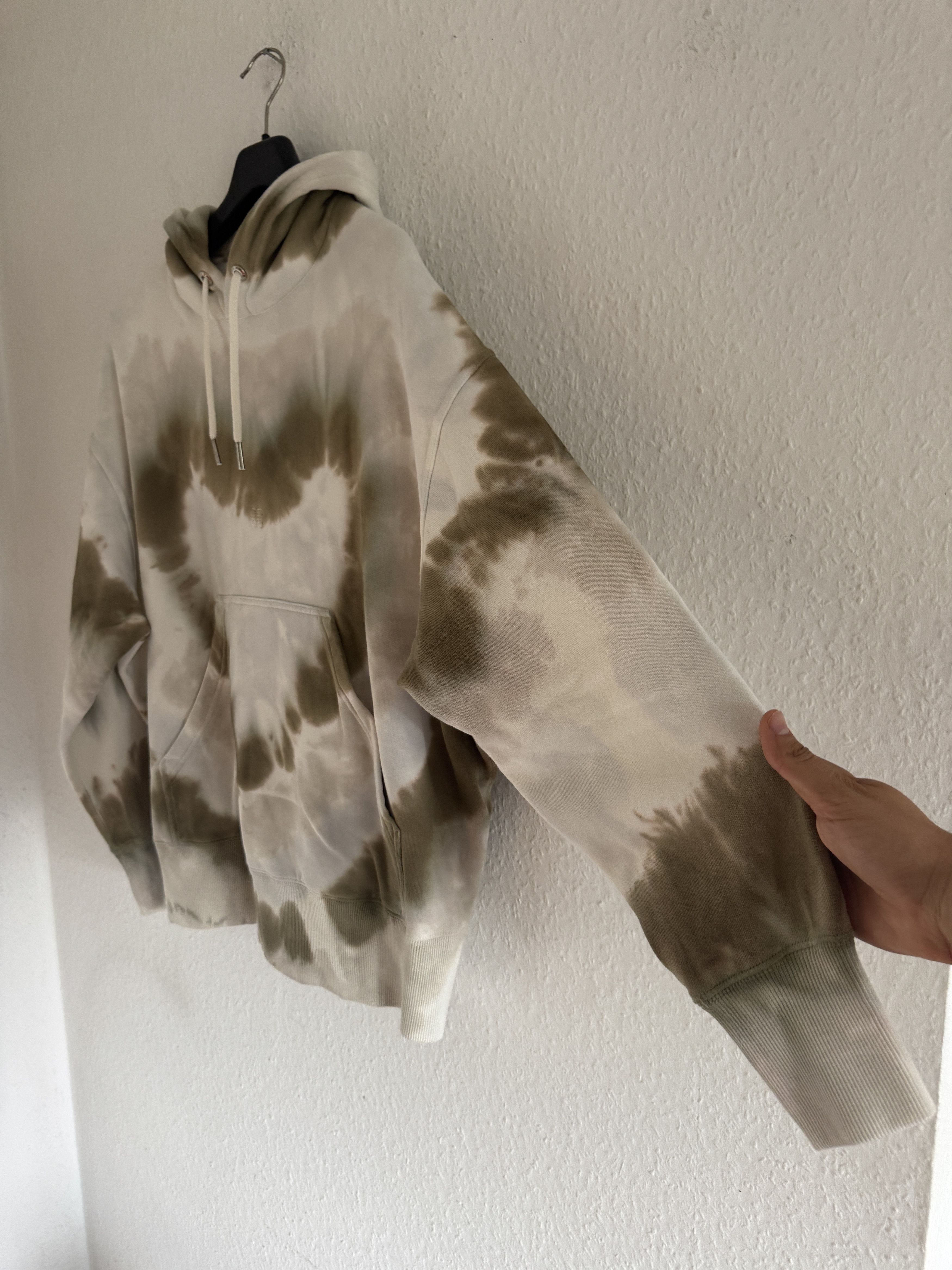 Givenchy Heart Tie-Dye Oversized Hoodie Size US M / EU 48-50 / 2 - 7 Thumbnail