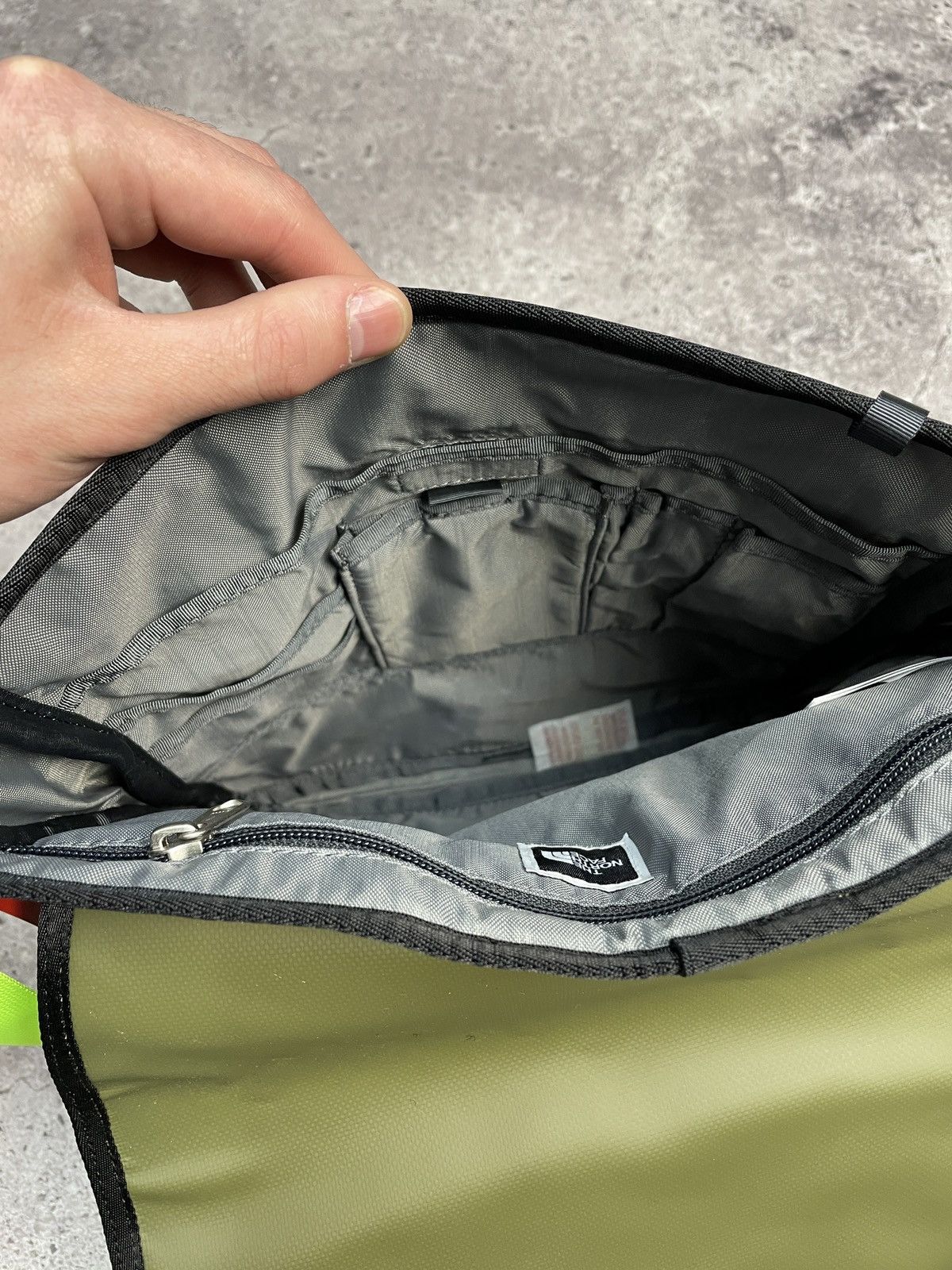 The North Face Vintage The North Face Messenger Bag 00s Sling Bag Drill Size ONE SIZE - 12 Thumbnail