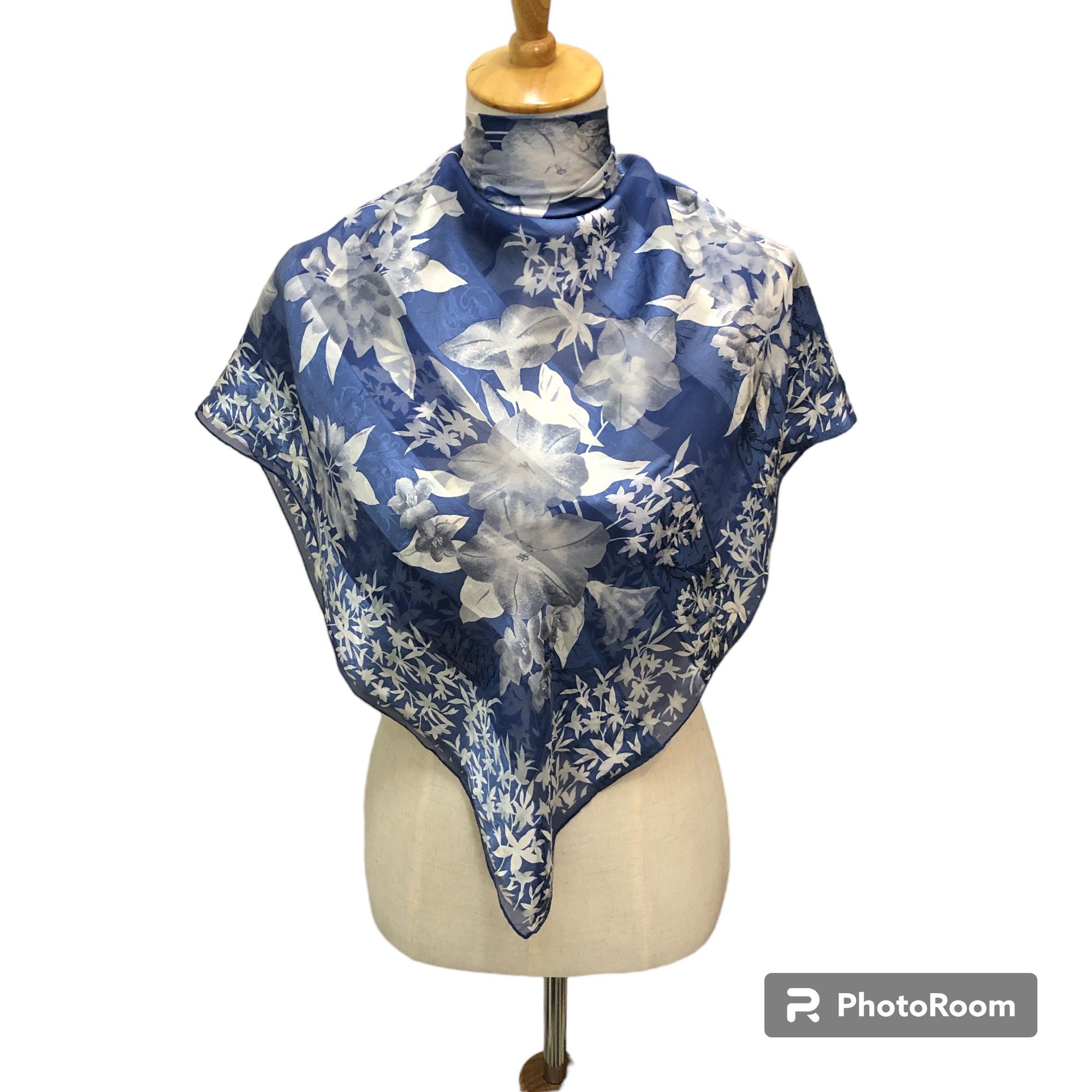 Japanese Brand Vintage Luciano Soprani Floral Silk Scarf M1180 Size ONE SIZE - 1 Thumbnail