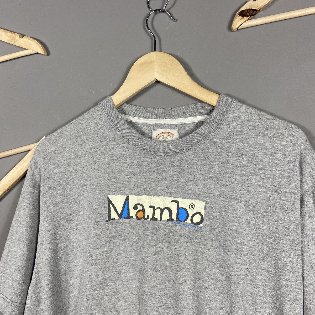 Vintage Vintage 2001 Mambo Australia Chic Magnet T-shirt Size US L / EU 52-54 / 3 - 4 Thumbnail