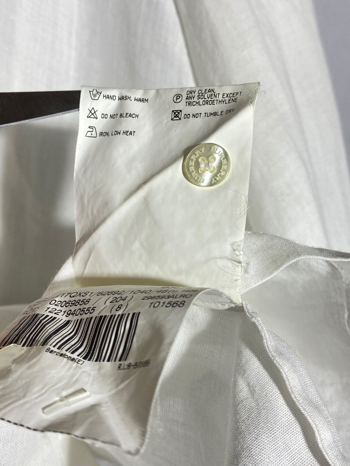 Burberry Burberry London White Bamboo Shirt With Gold Embroidery Size L / US 10 / IT 46 - 16 Thumbnail