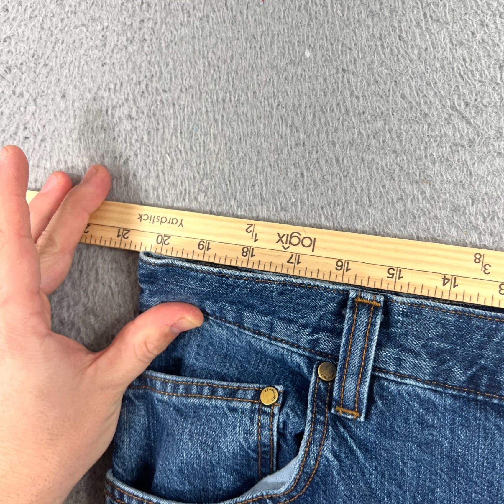 Carhartt VINTAGE Carhartt Relaxed Jeans Mens 40x32 Blue Denim Straight High Rise 12+ Button Zip Pockets Logo 100% Cotton Regular Inseam 32 Size US 40 / EU 56 - 6 Thumbnail