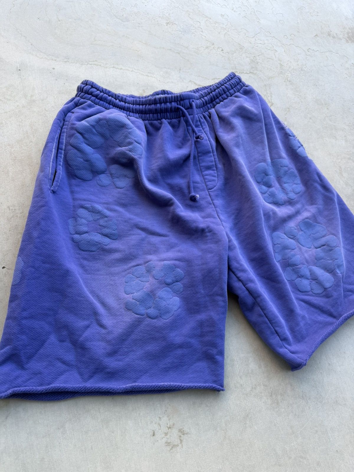 DENIM TEARS Denim Tears Mono Cotton Wreath Shorts – Washed Blue Size US 34 / EU 50 - 3 Thumbnail