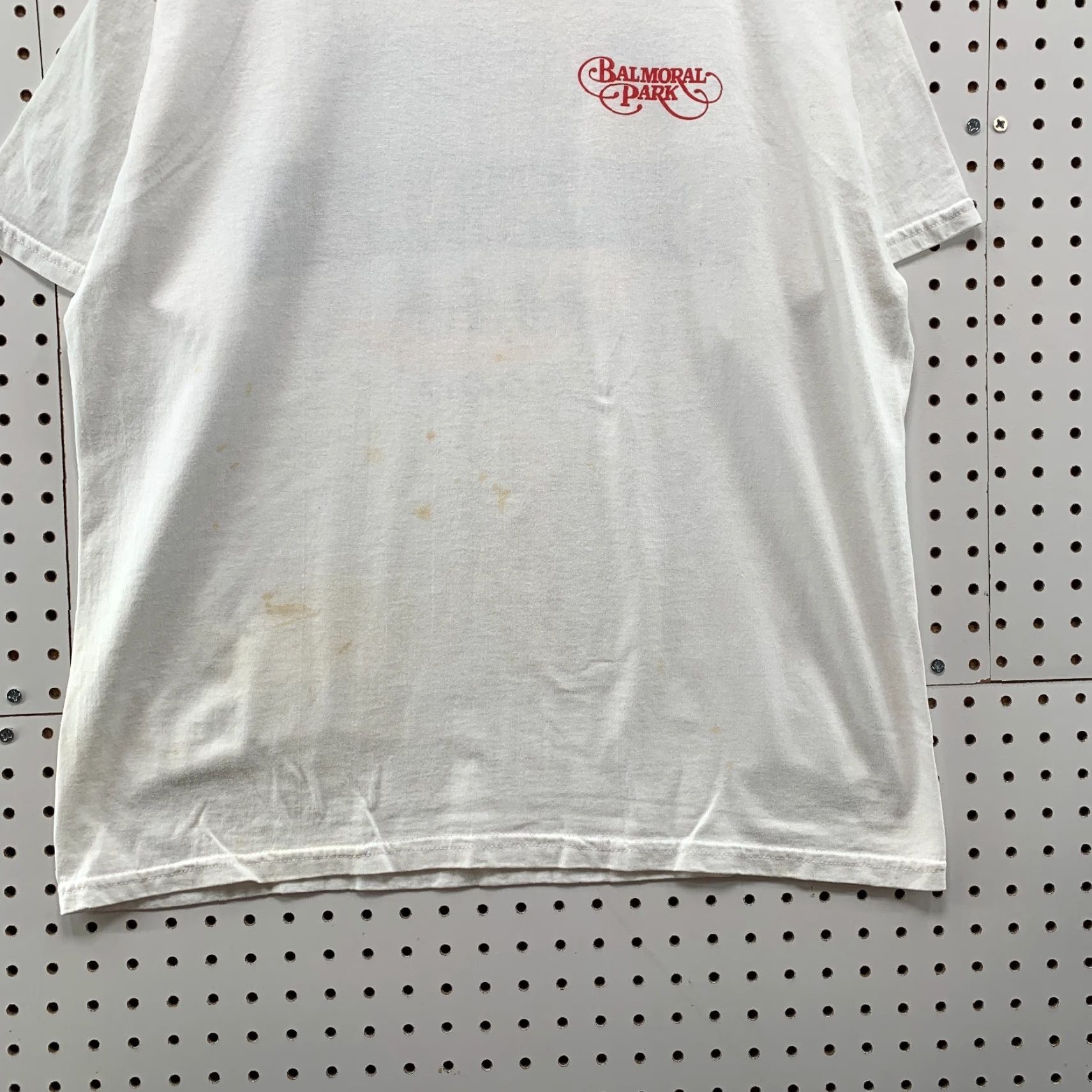 Gildan VINTAGE Y2K Gildan Balmoral Park Summer Night Horse Graphic Shirt Mens Large White Size US L / EU 52-54 / 3 - 6 Thumbnail