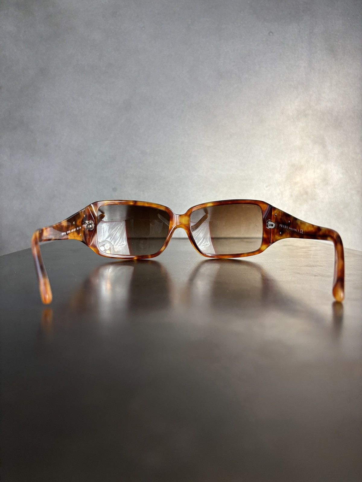 Prada Vintage Prada Sunglasses Triangle Logo SPR 16L 2009 Wayfarer Size ONE SIZE - 6 Thumbnail