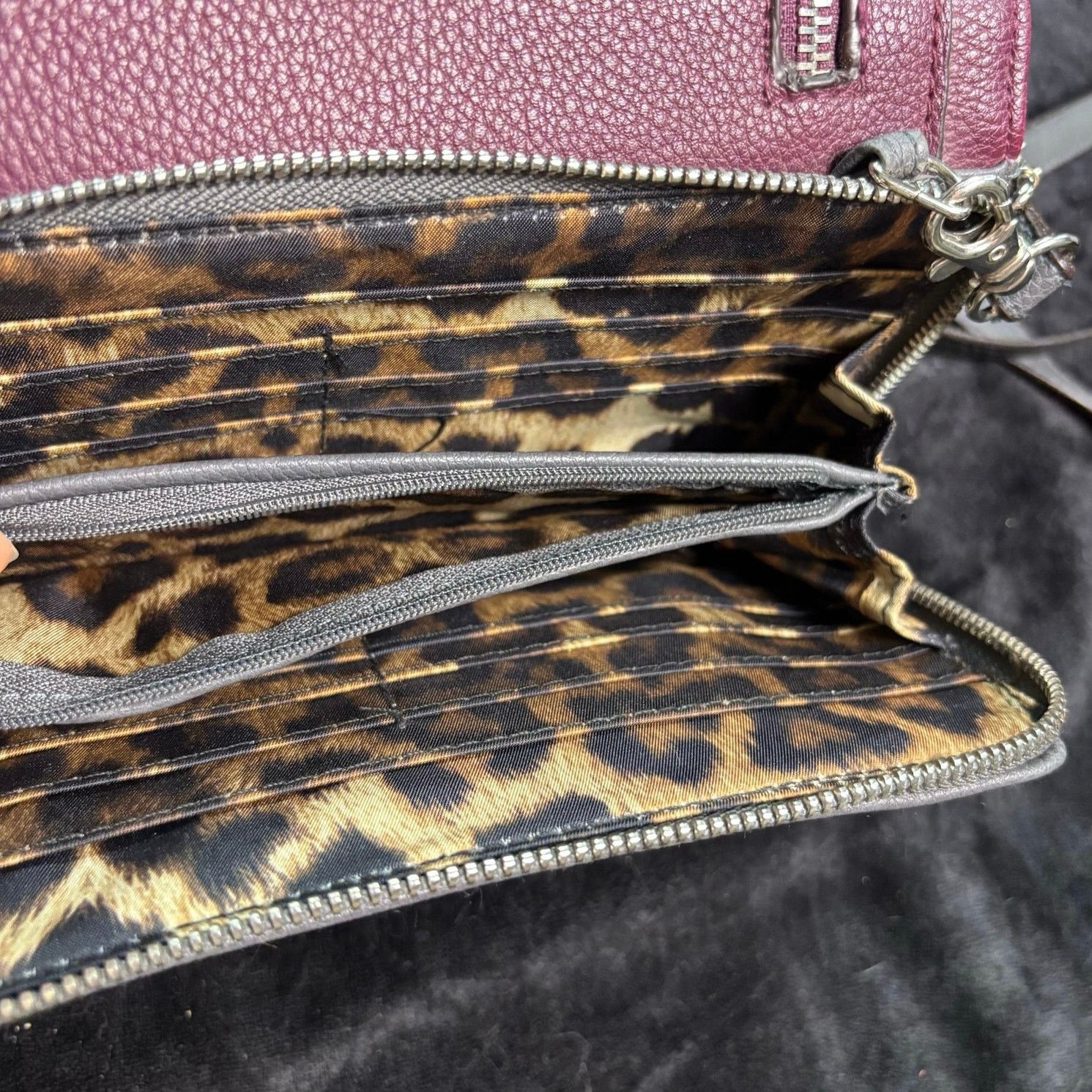 Jessica Simpson Black & Burgundy Jessica Simpson Purse Size ONE SIZE - 7 Thumbnail