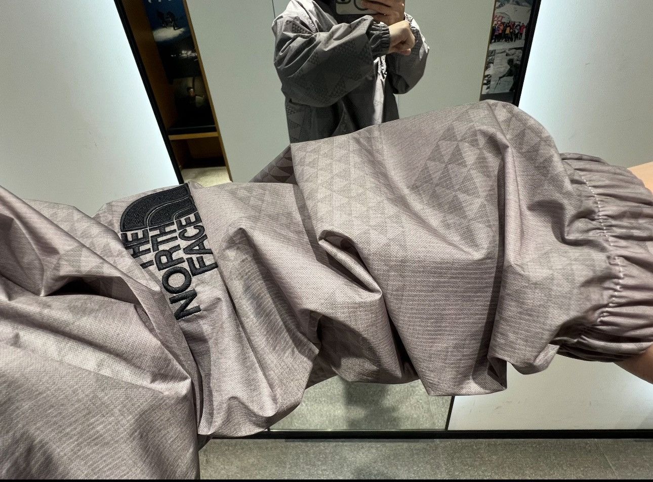 The North Face Urban Exploration PRINTED RAIN ANORAK JACKET Size US M / EU 48-50 / 2 - 8 Thumbnail