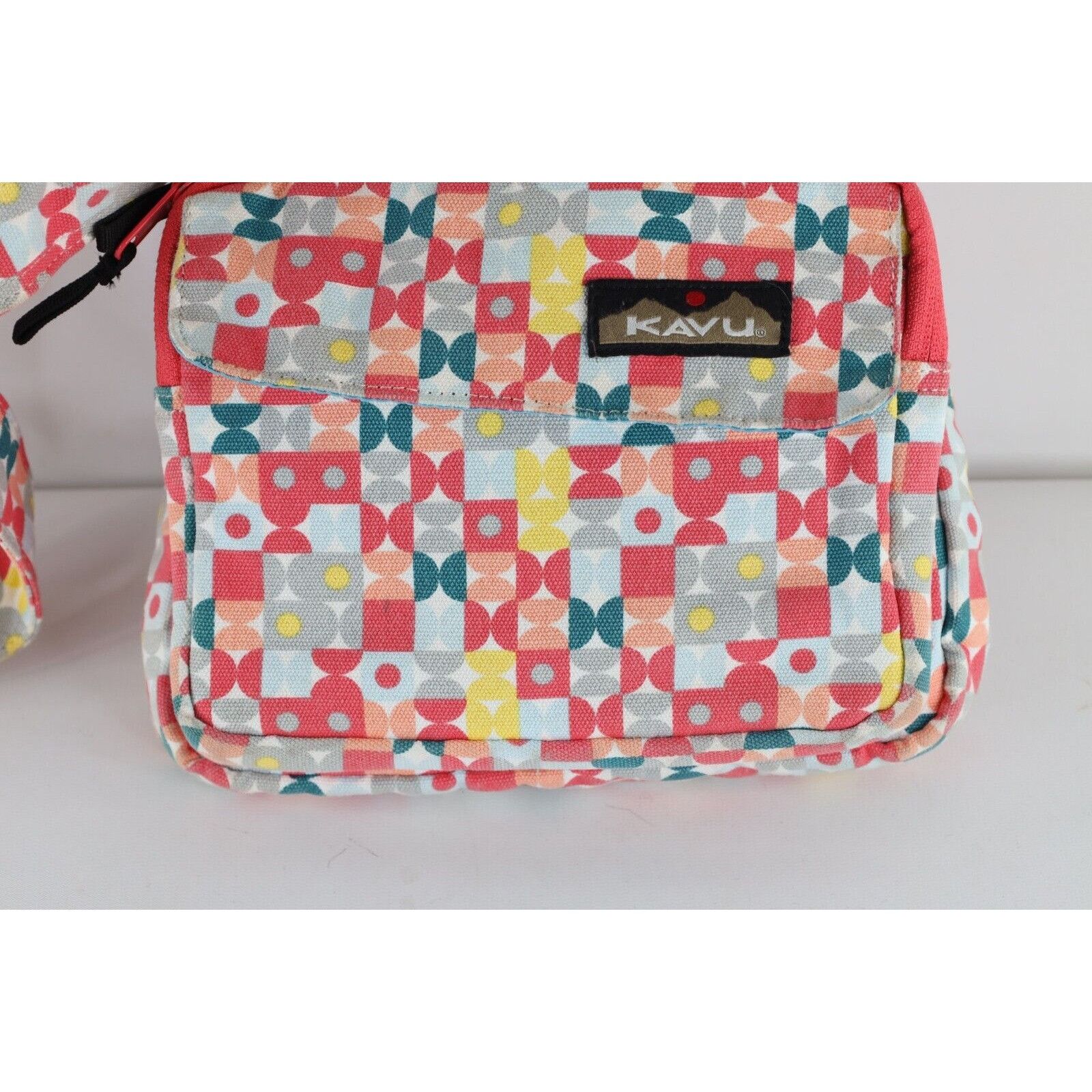 KAVU × Vintage Vintage Kavu Distressed Canvas Rainbow Crossbody Bag Size ONE SIZE - 3 Thumbnail