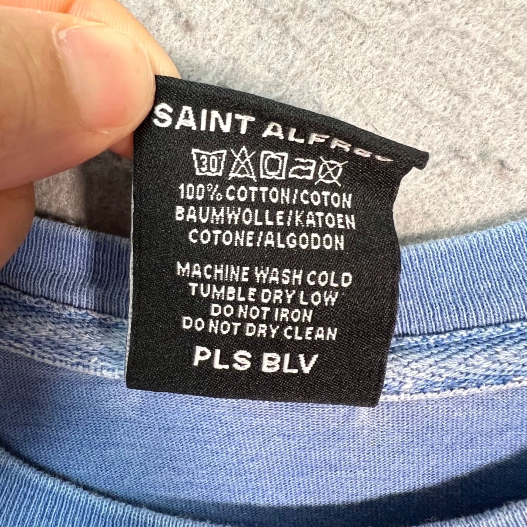 Vintage VINTAGE Saint Alfred Mens Size Medium Blue Graphic Pocket T-Shirt Cotton Crewneck Shirt Mens Blue Graphic Pocket T-Shirt 90s Concert Sportswear Size US M / EU 48-50 / 2 - 4 Thumbnail