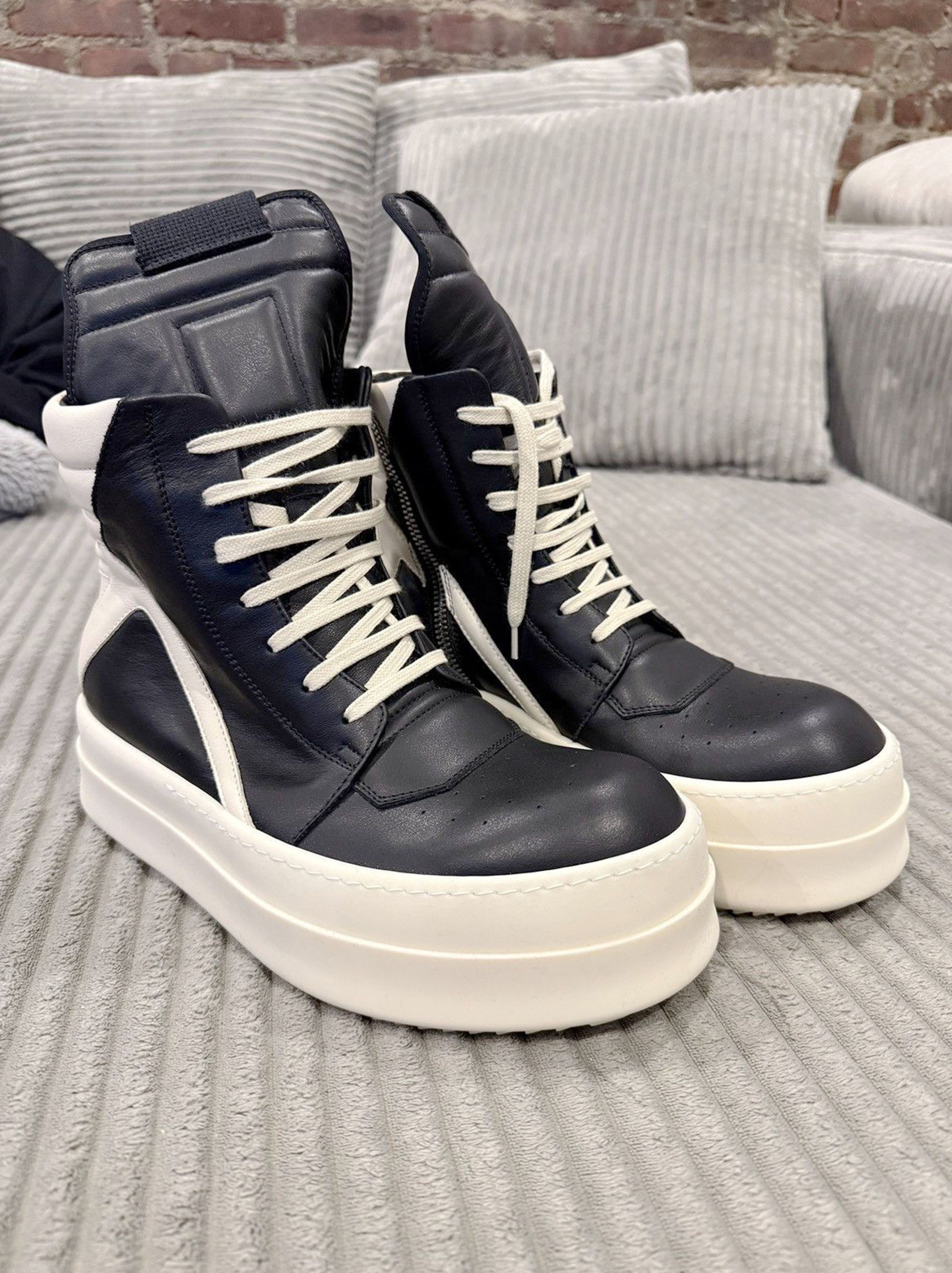 靴 rickowens megabumper sneakers 42 Mega Bumper Sneakers in Black/Milk – SVRN