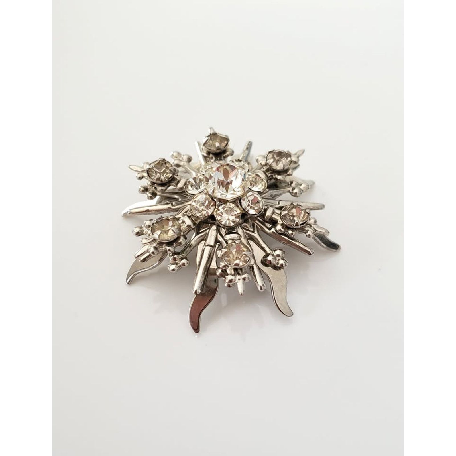 Other Vintage Snowflake Clear Rhinestone Brooch Lot of 2 Size ONE SIZE - 2 Thumbnail
