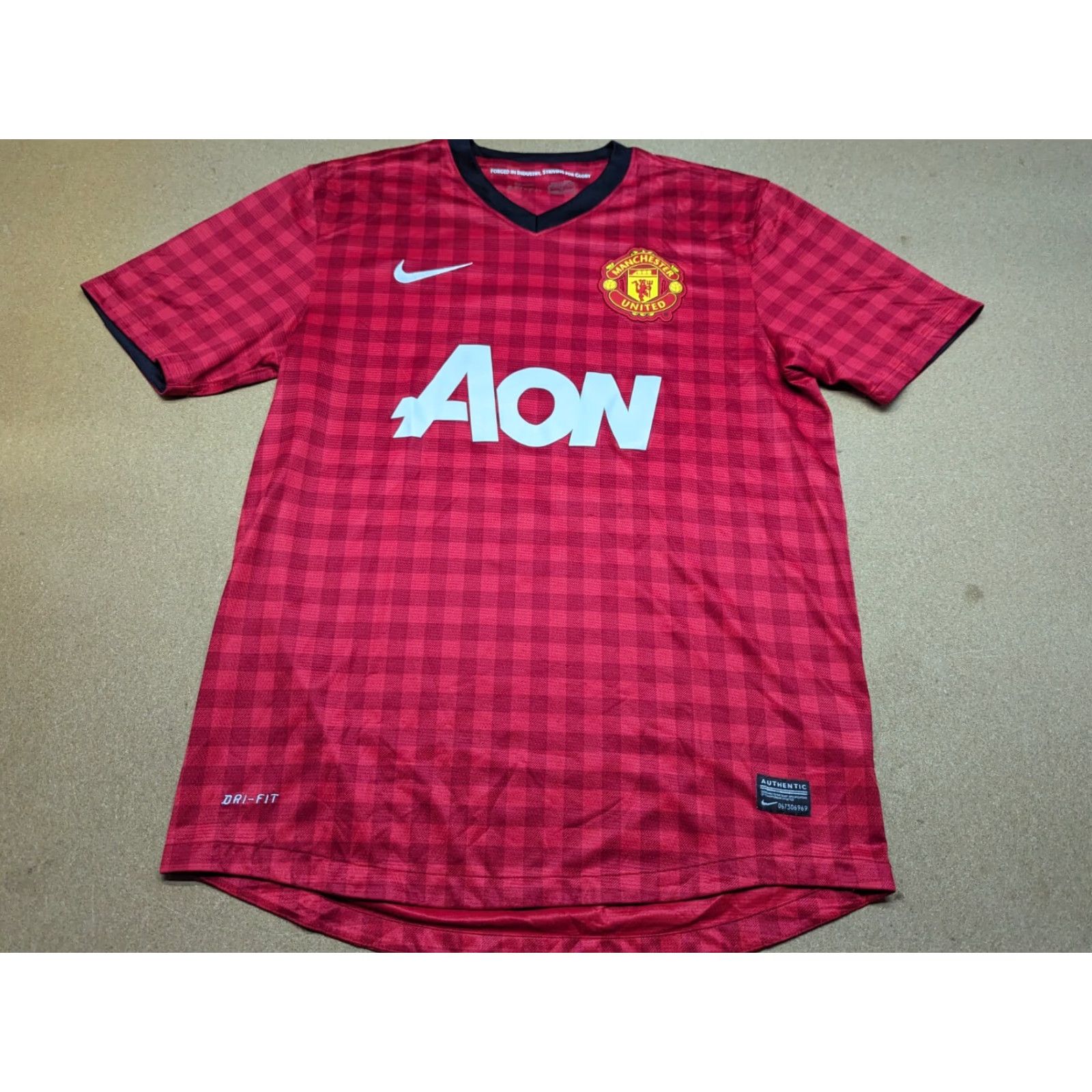 Nike Nike Manchester United Jersey Shirt Mens M Red Phil Jones #4 2012 2013 Home Football Jersey Size US M / EU 48-50 / 2 - 2 Thumbnail