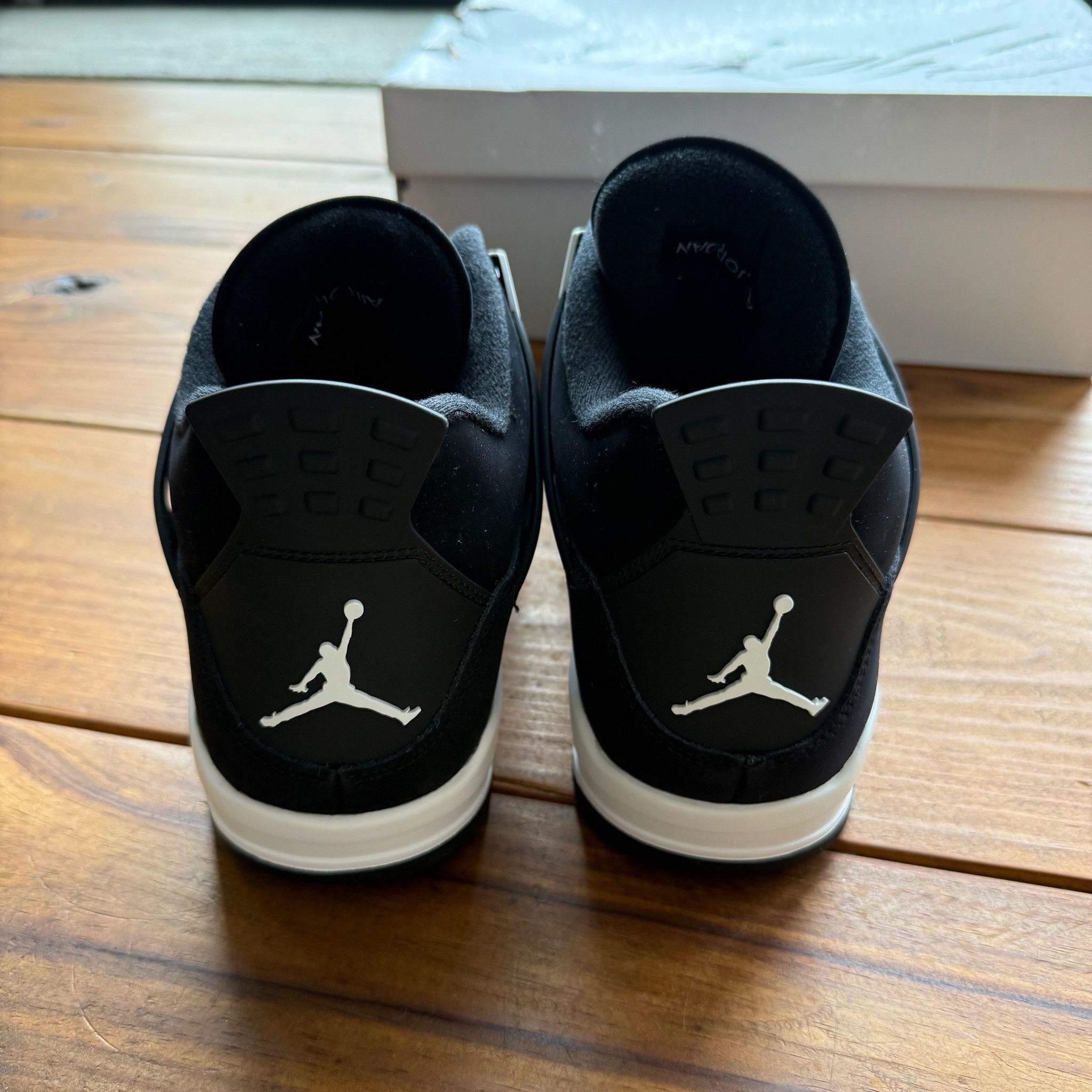 Jordan Brand Size 13 - Jordan 4 Retro 'White Thunder' (Damaged Box) Size US 13 / EU 46 - 5 Thumbnail