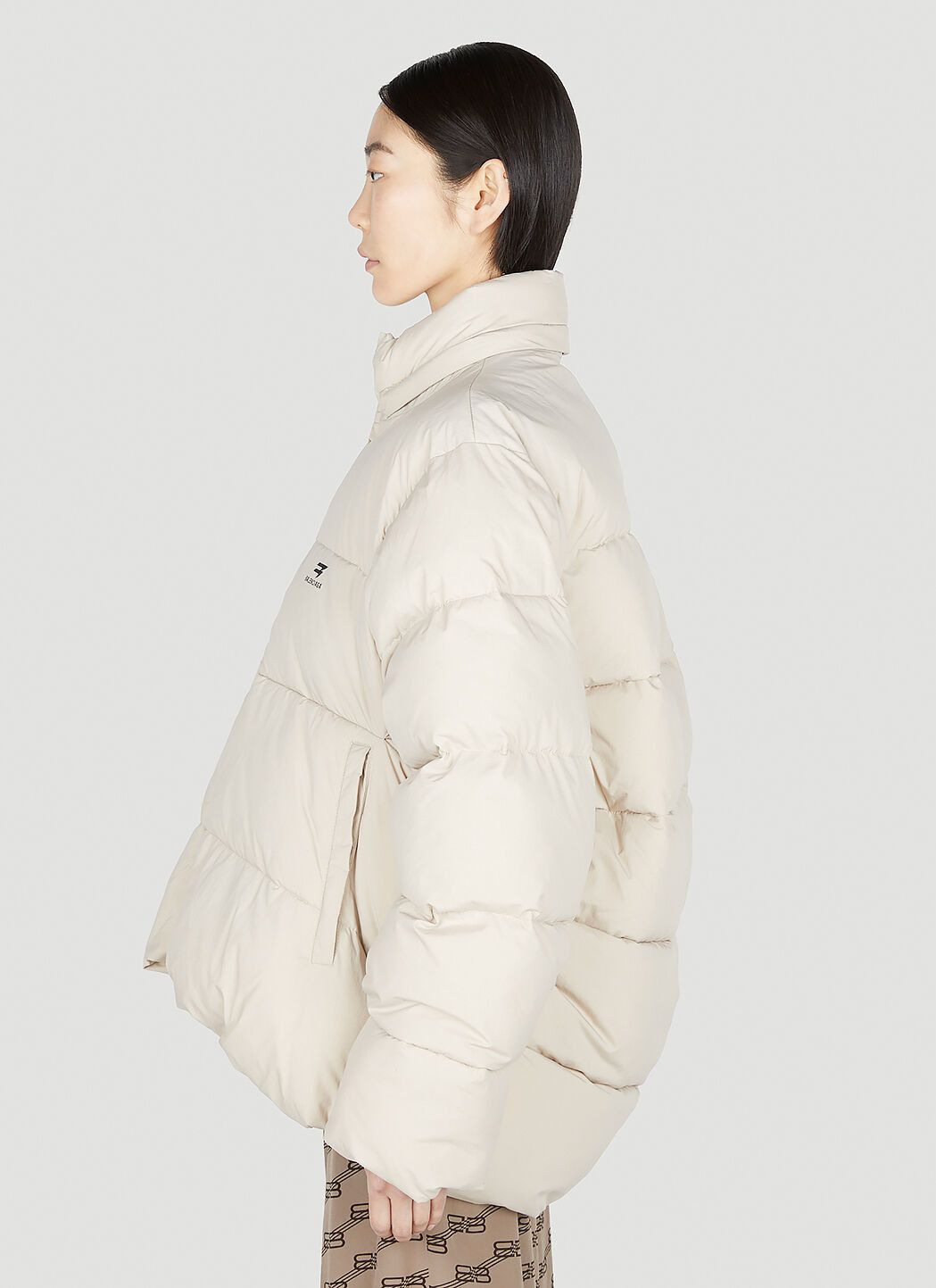 Balenciaga o1bcso1str1124 C-Shape Puffer in Seashell Beige Size M / US 6-8 / IT 42-44 - 3 Thumbnail