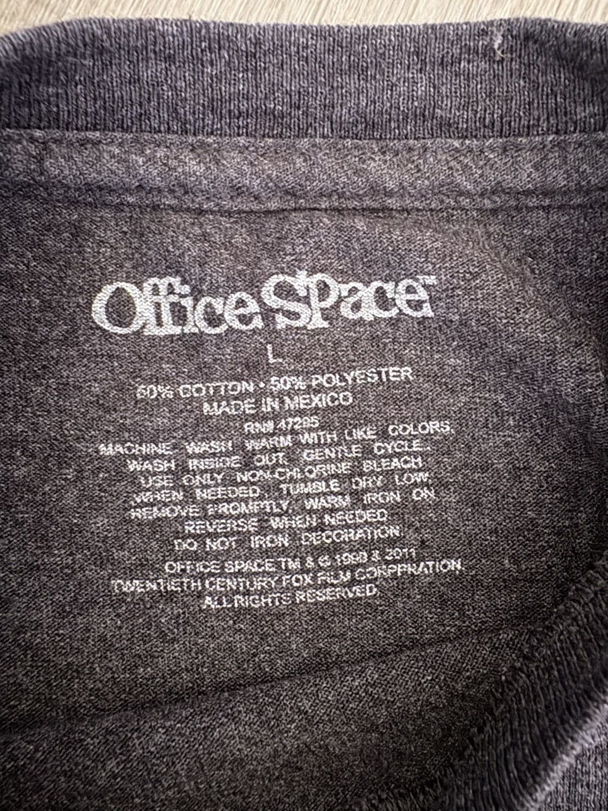 Vintage Vintage Office Space Stapler Short Sleeve T-Shirt Size US L / EU 52-54 / 3 - 2 Thumbnail
