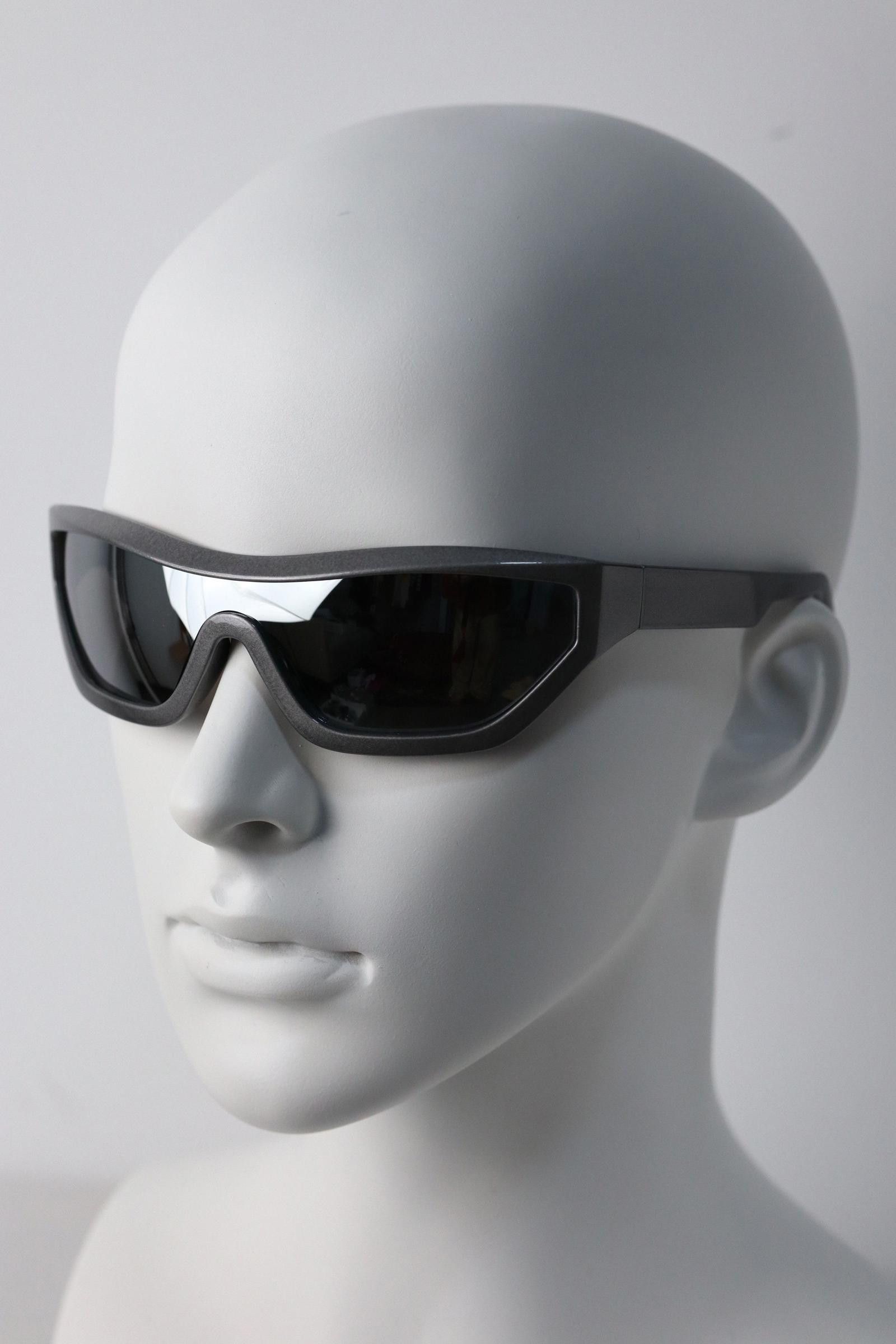 Japanese Brand Y2k Avant Garde Futuristic Rectangle Silver Sunglasses OS Size ONE SIZE - 1 Thumbnail