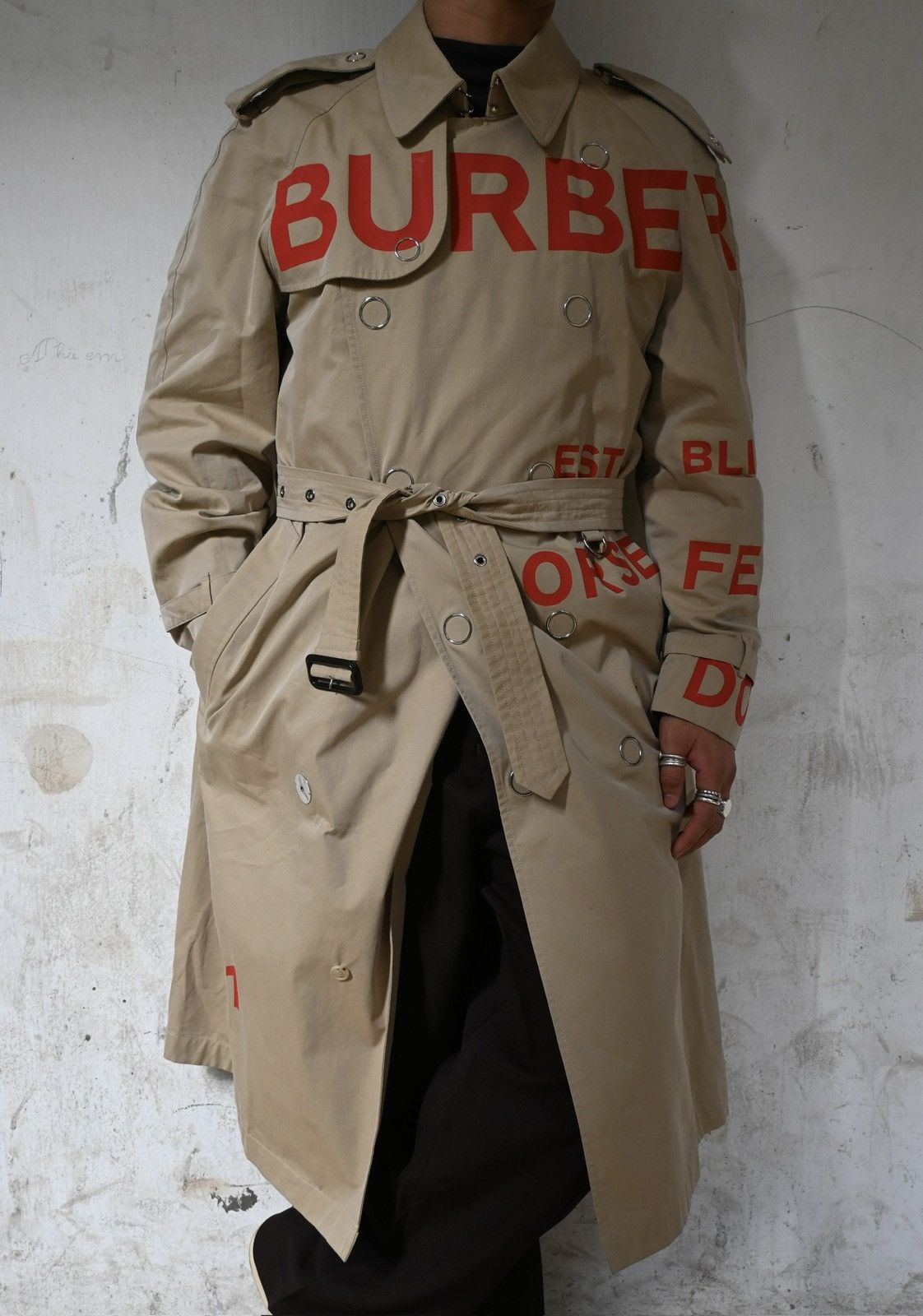 Burberry Burberry SS19 by R. Tisci horseferry garbadine trench coat Size US M / EU 48-50 / 2 - 1 Thumbnail